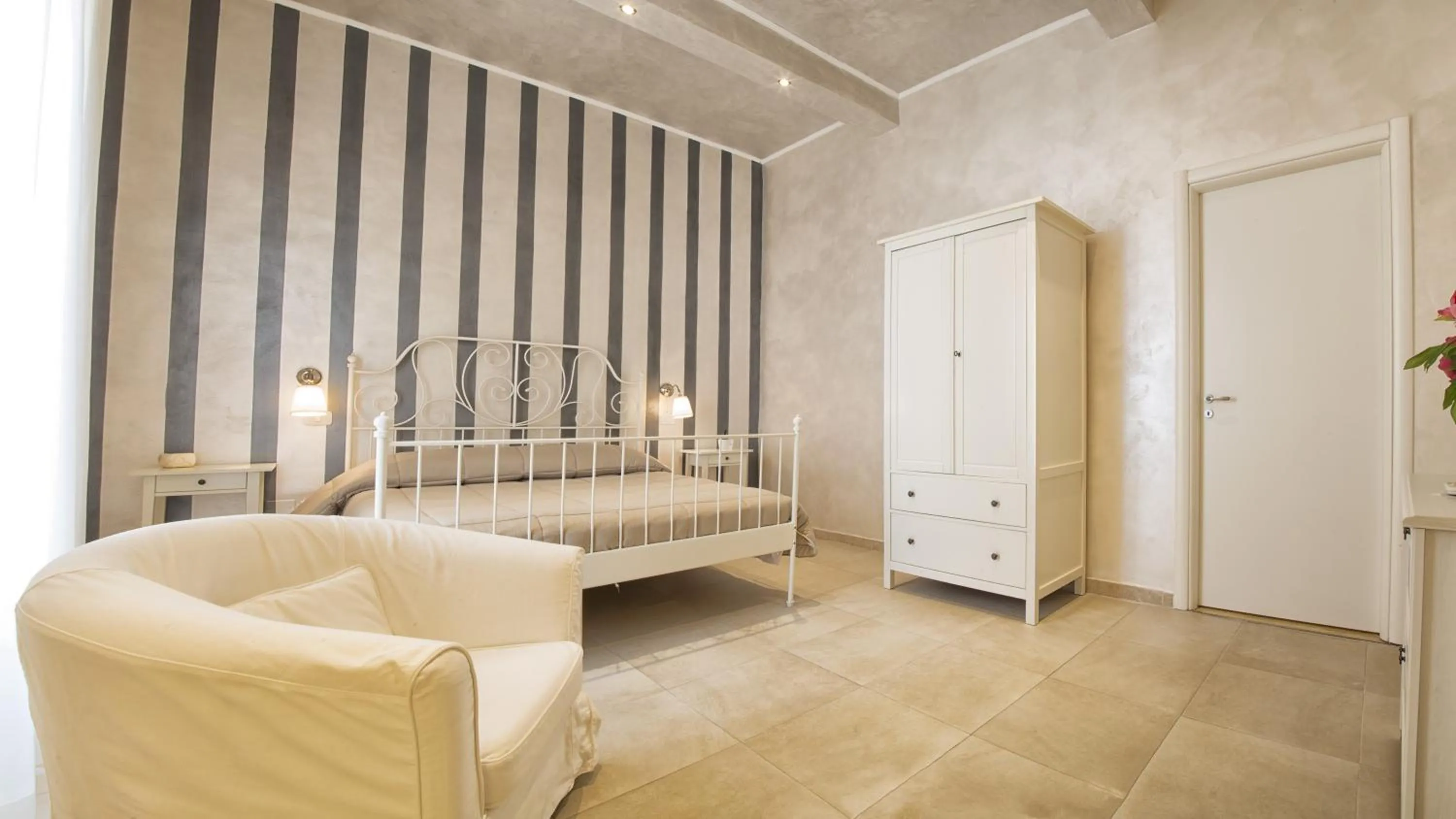 Photo of the whole room, Bed in Relais La Pretura