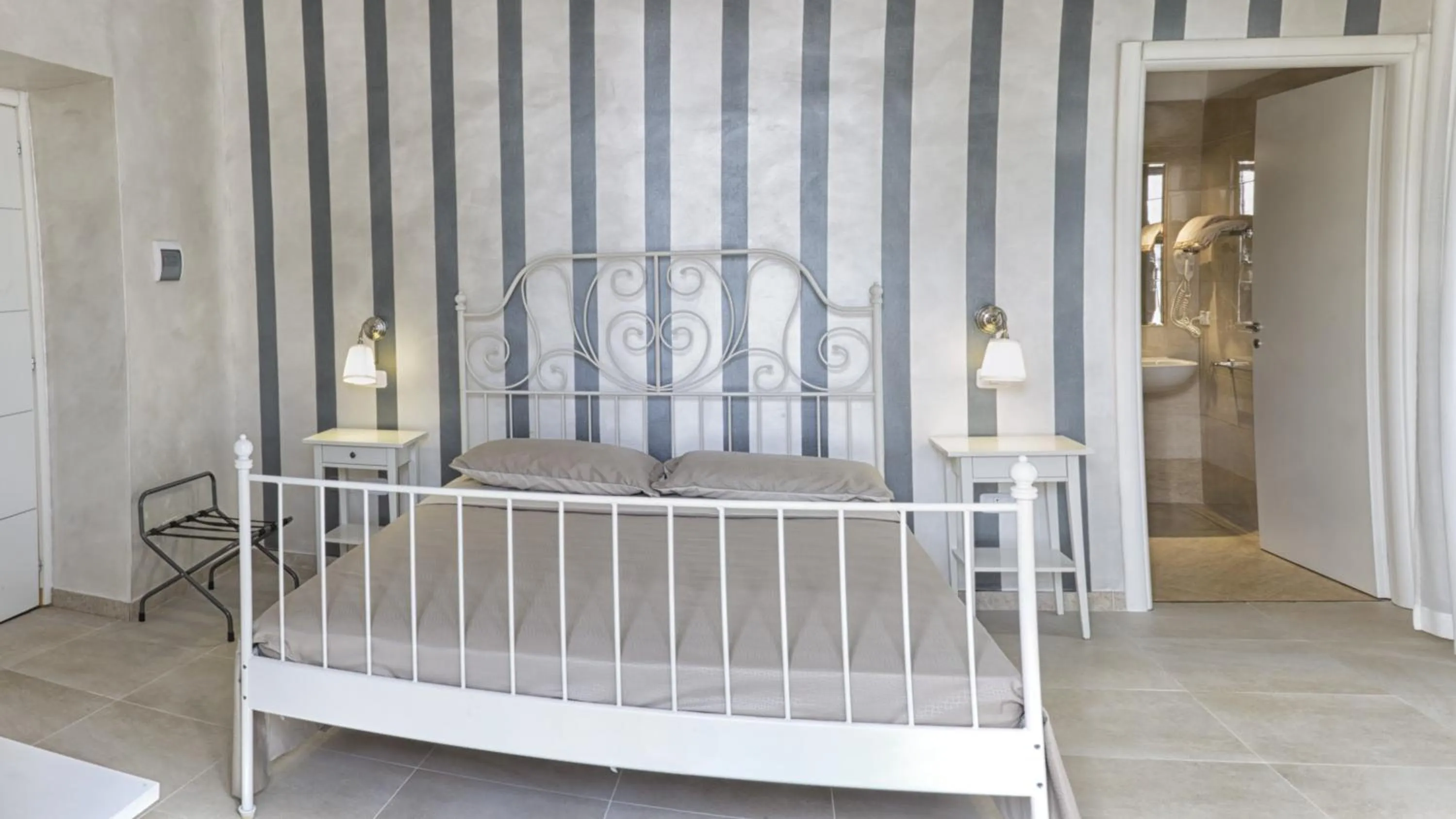 Photo of the whole room, Bed in Relais La Pretura