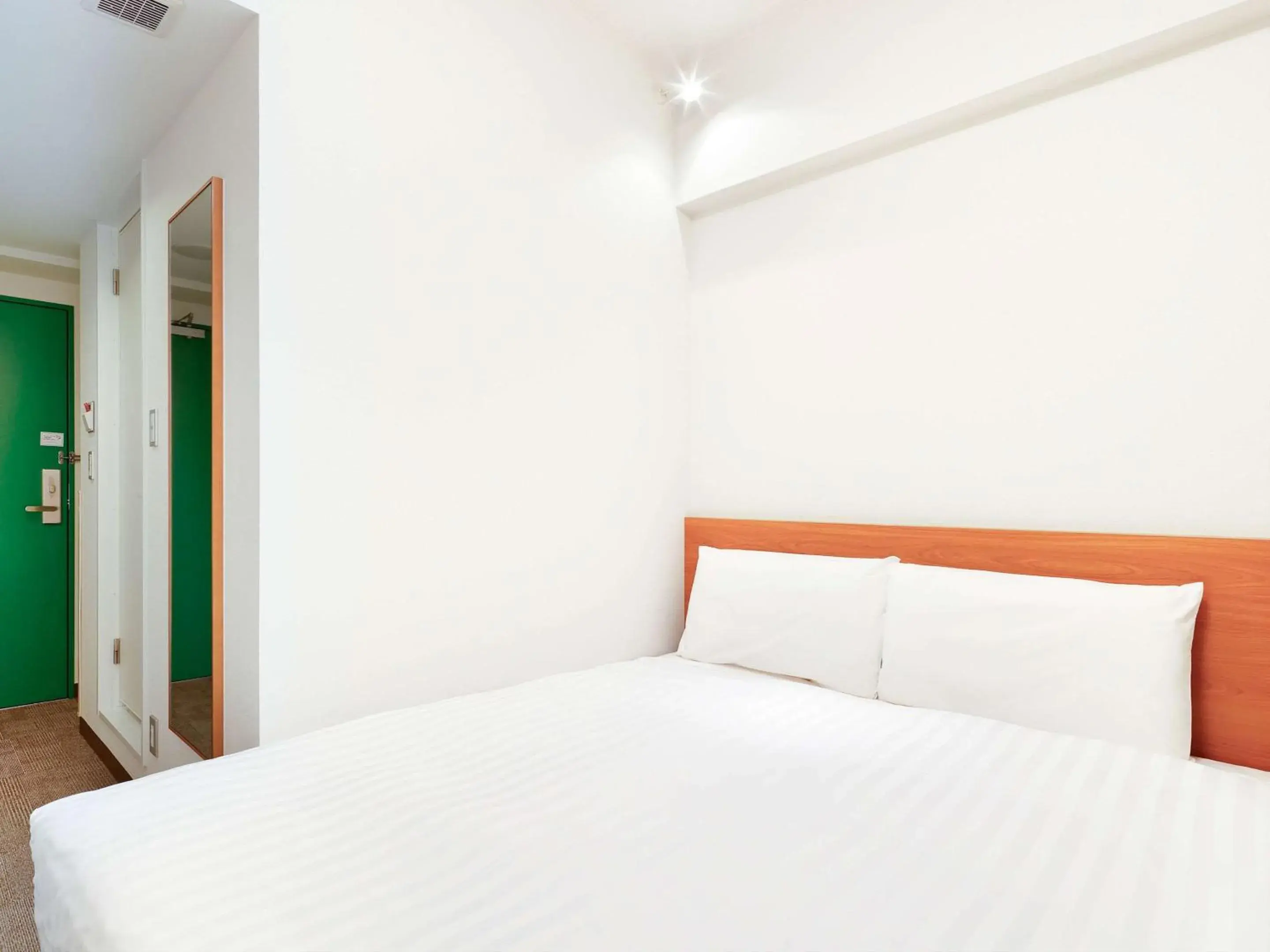 Photo of the whole room, Bed in Comfort Inn Himeji Yumesakibashi Photo of the whole room, Bed in Comfort Inn Himeji Yumesakibashi