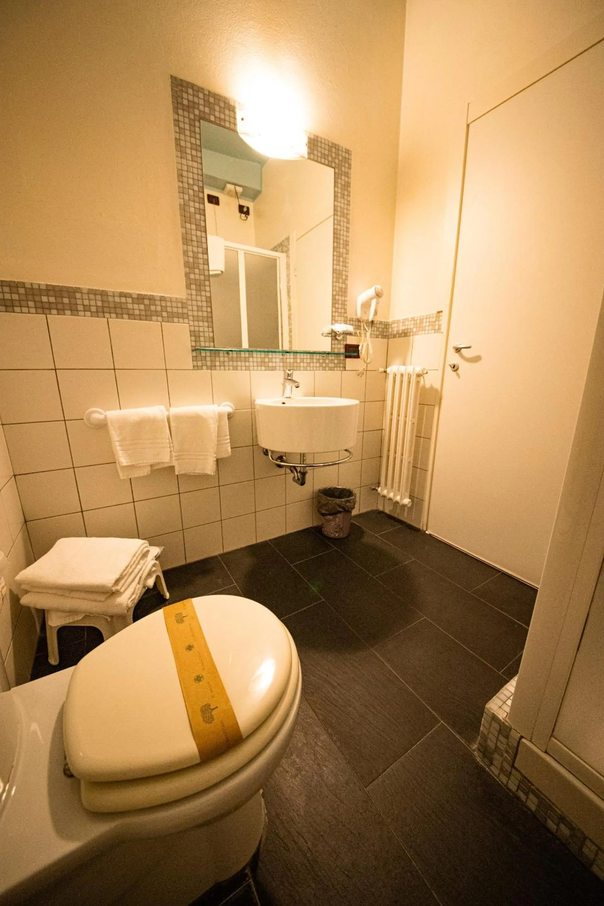 Shower in Hotel Italia