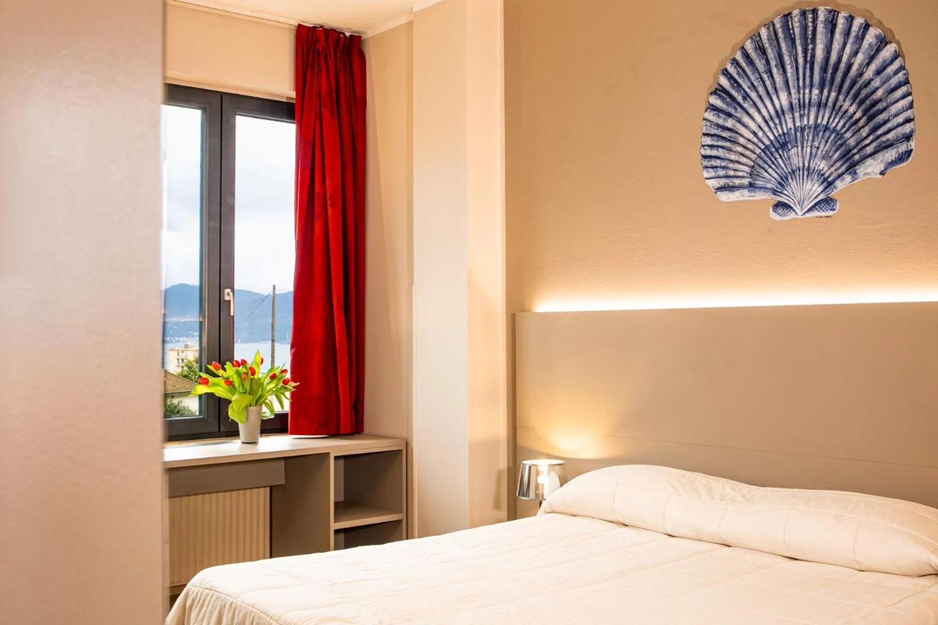 Bed in Hotel Italia