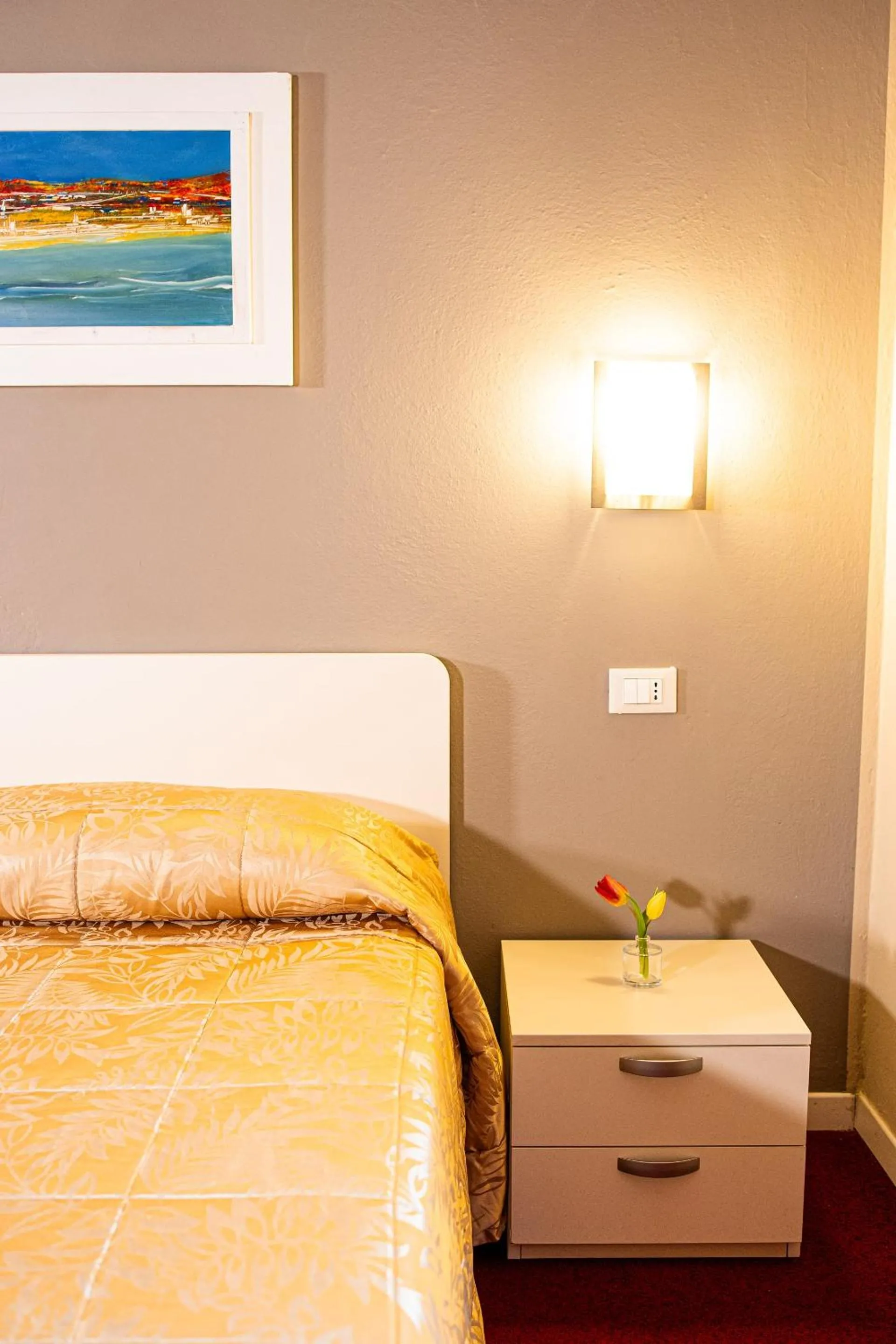 Bed in Hotel Italia