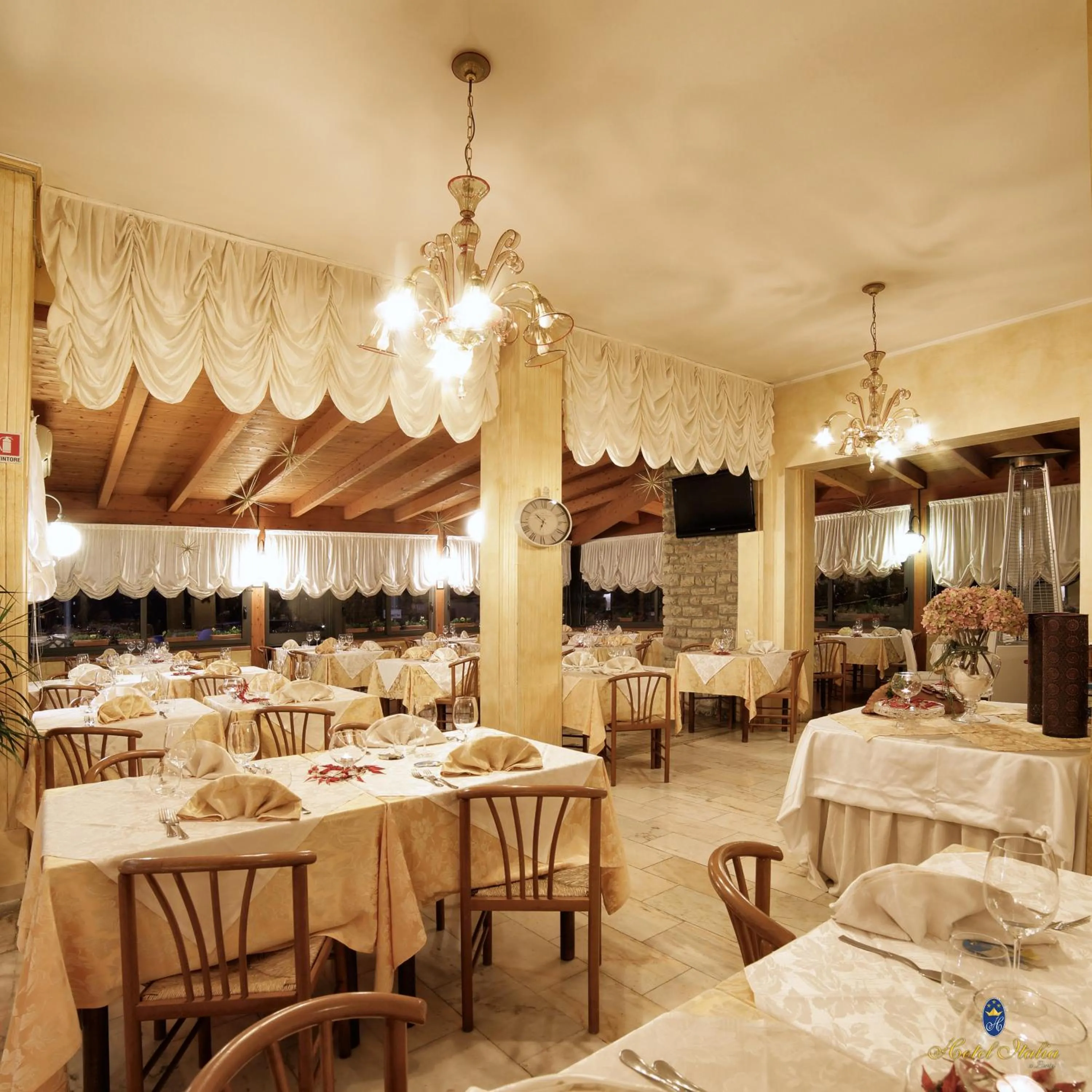 Restaurant/places to eat in Hotel Italia