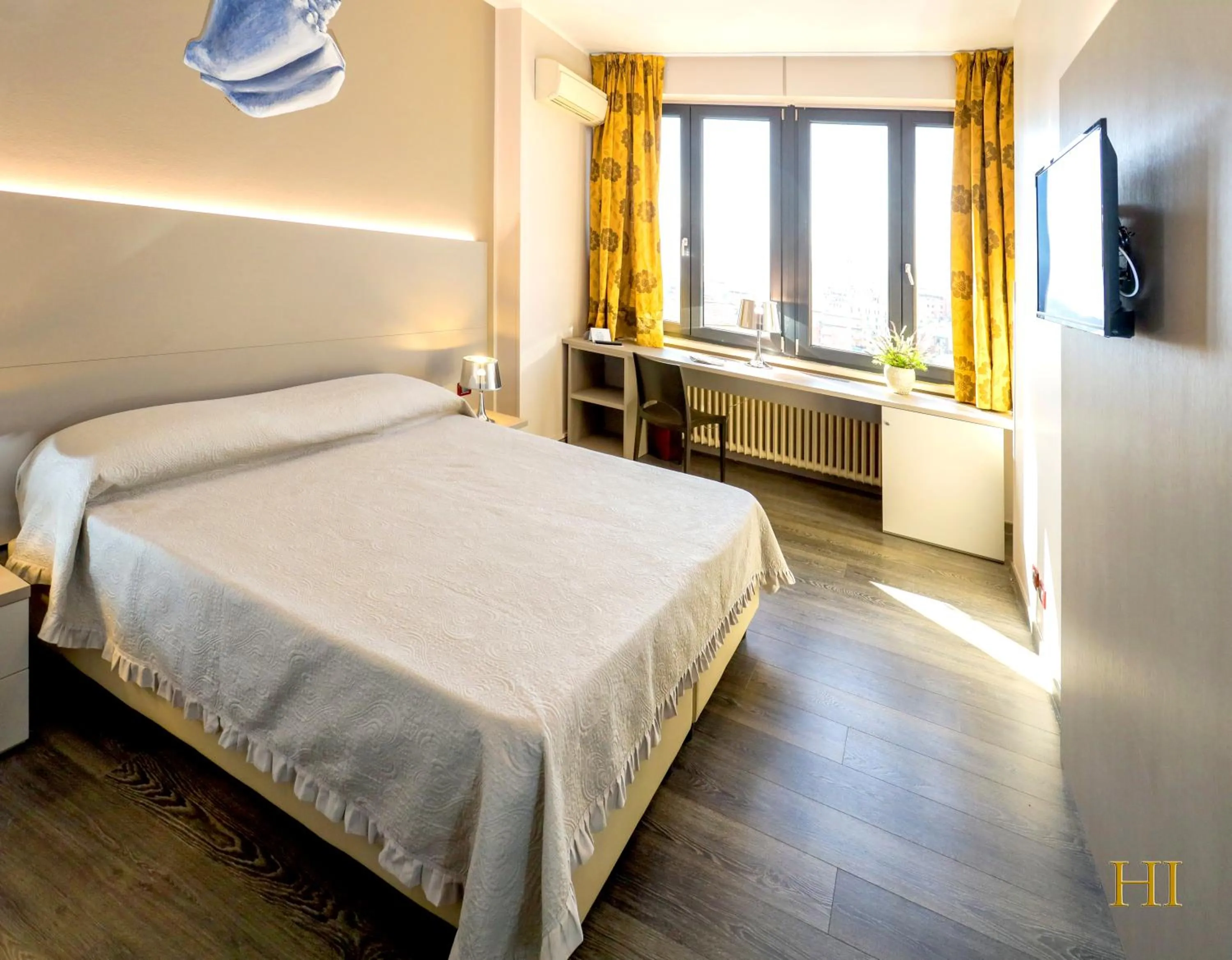Bed in Hotel Italia