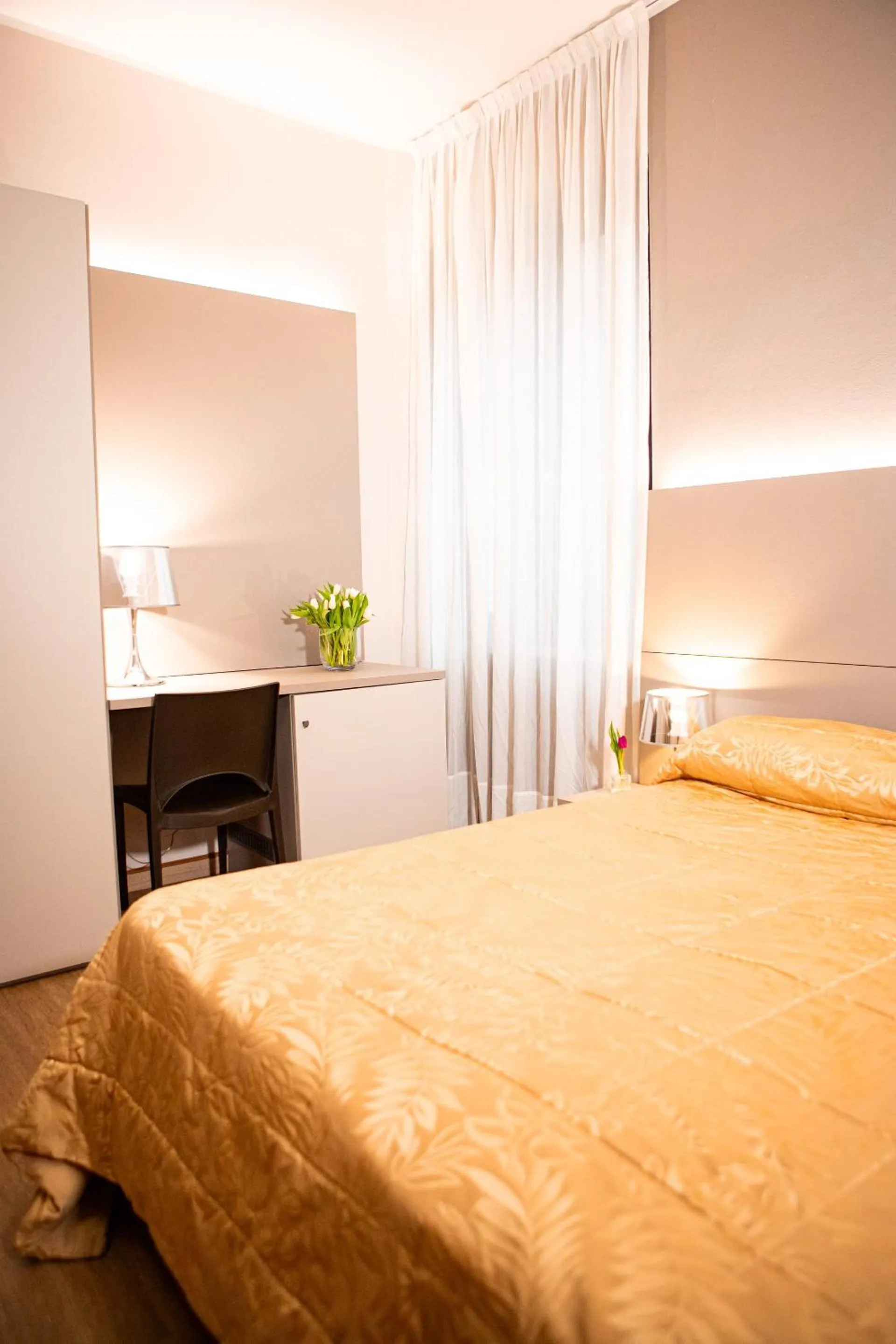 Bed in Hotel Italia