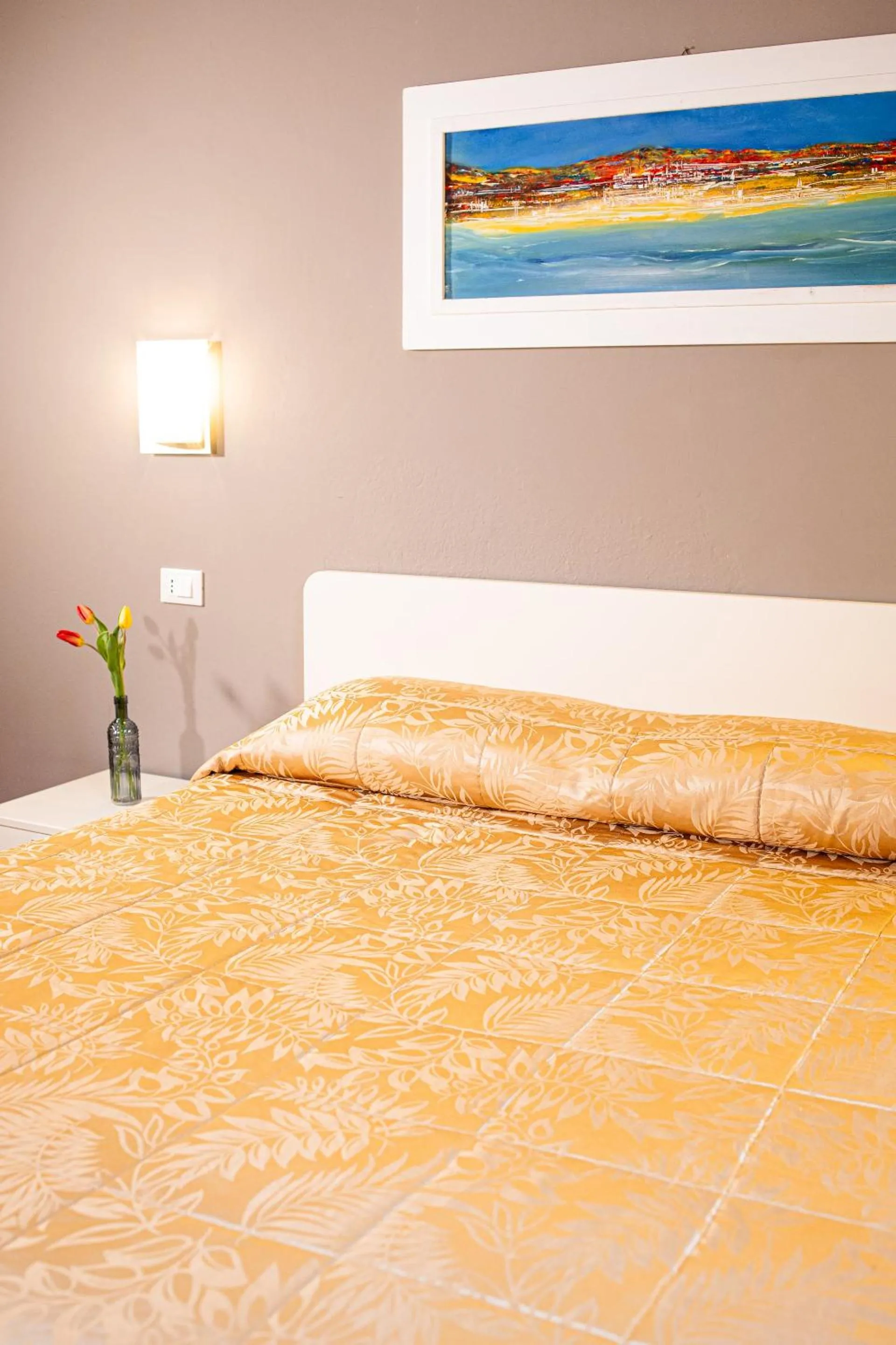 Bed in Hotel Italia