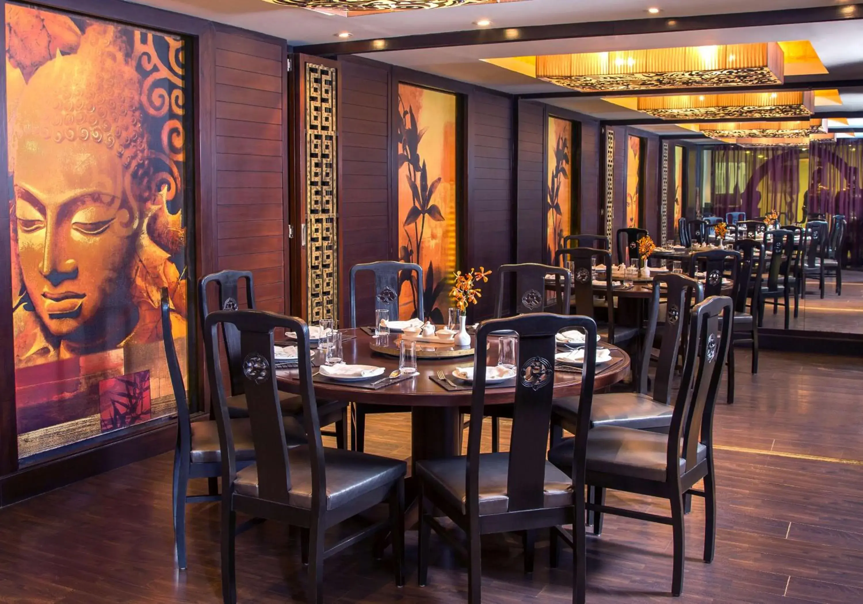 Restaurant/places to eat in Radisson Blu Kochi Restaurant/places to eat in Radisson Blu Kochi