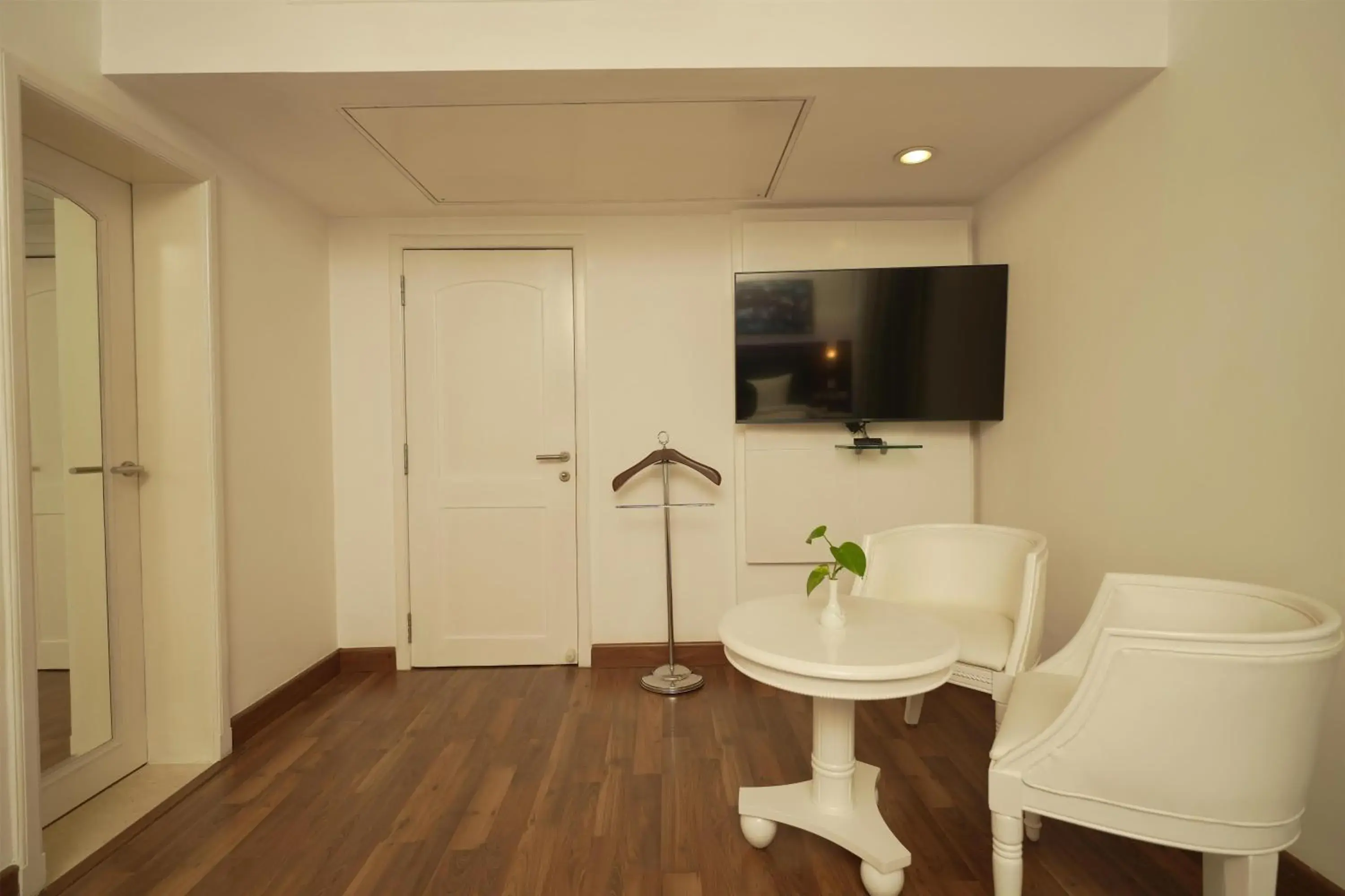 Photo of the whole room in Radisson Blu Kochi Photo of the whole room in Radisson Blu Kochi