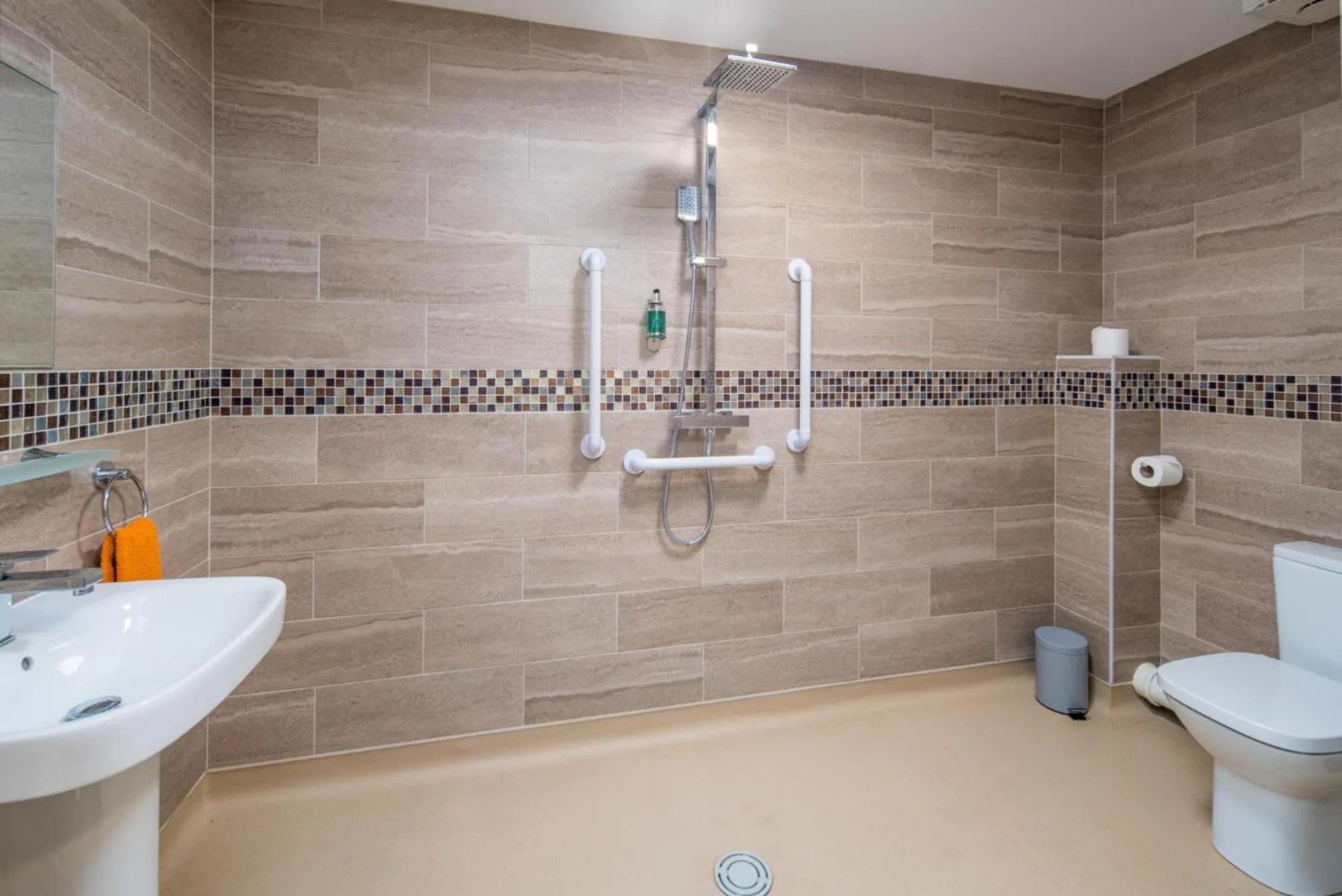 Shower in Godshill Park Barn