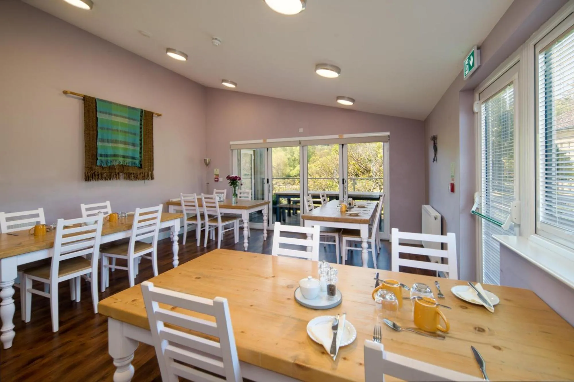 Dining area in Godshill Park Barn
