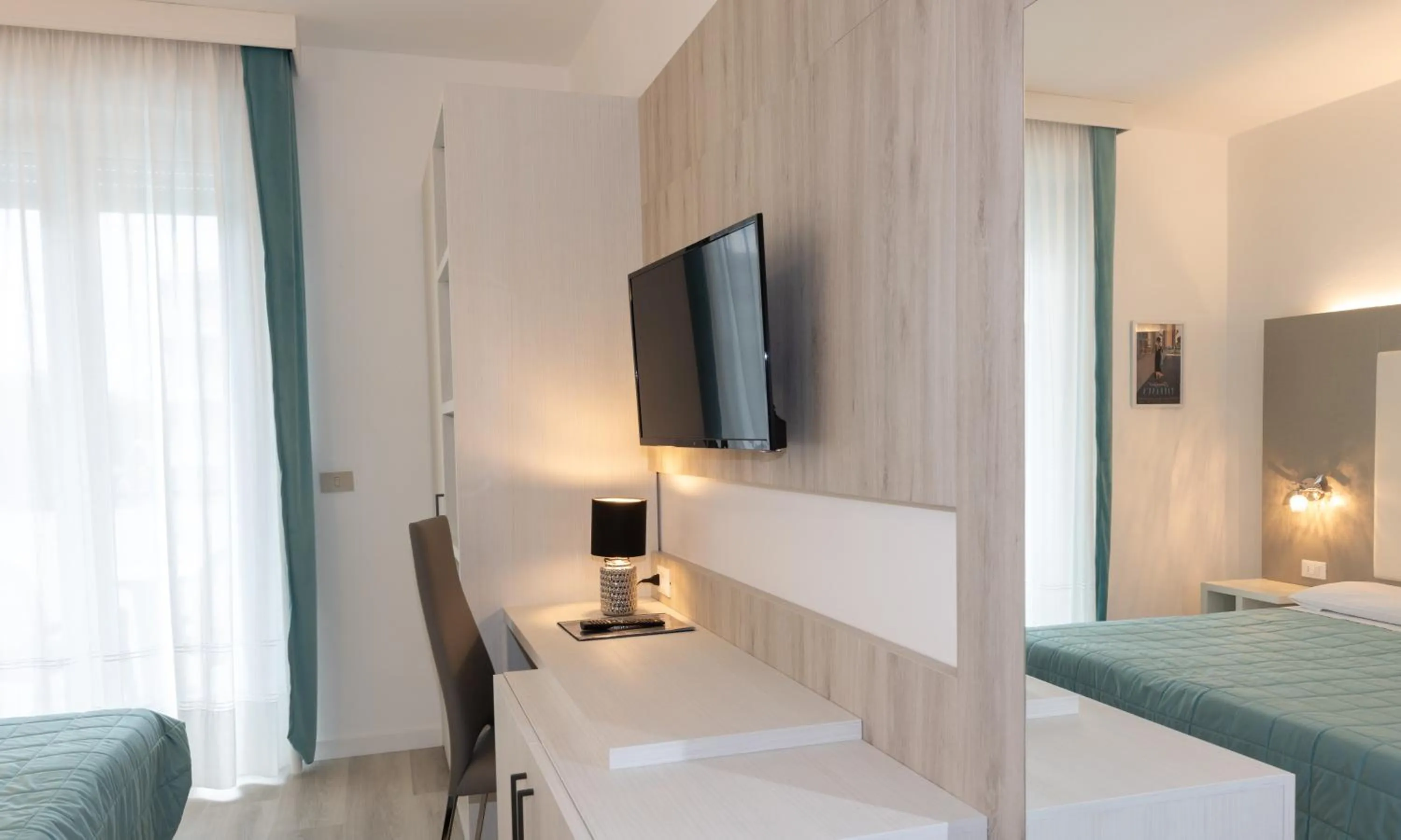 Bed in Hotel & Aparthotel Carinthia S