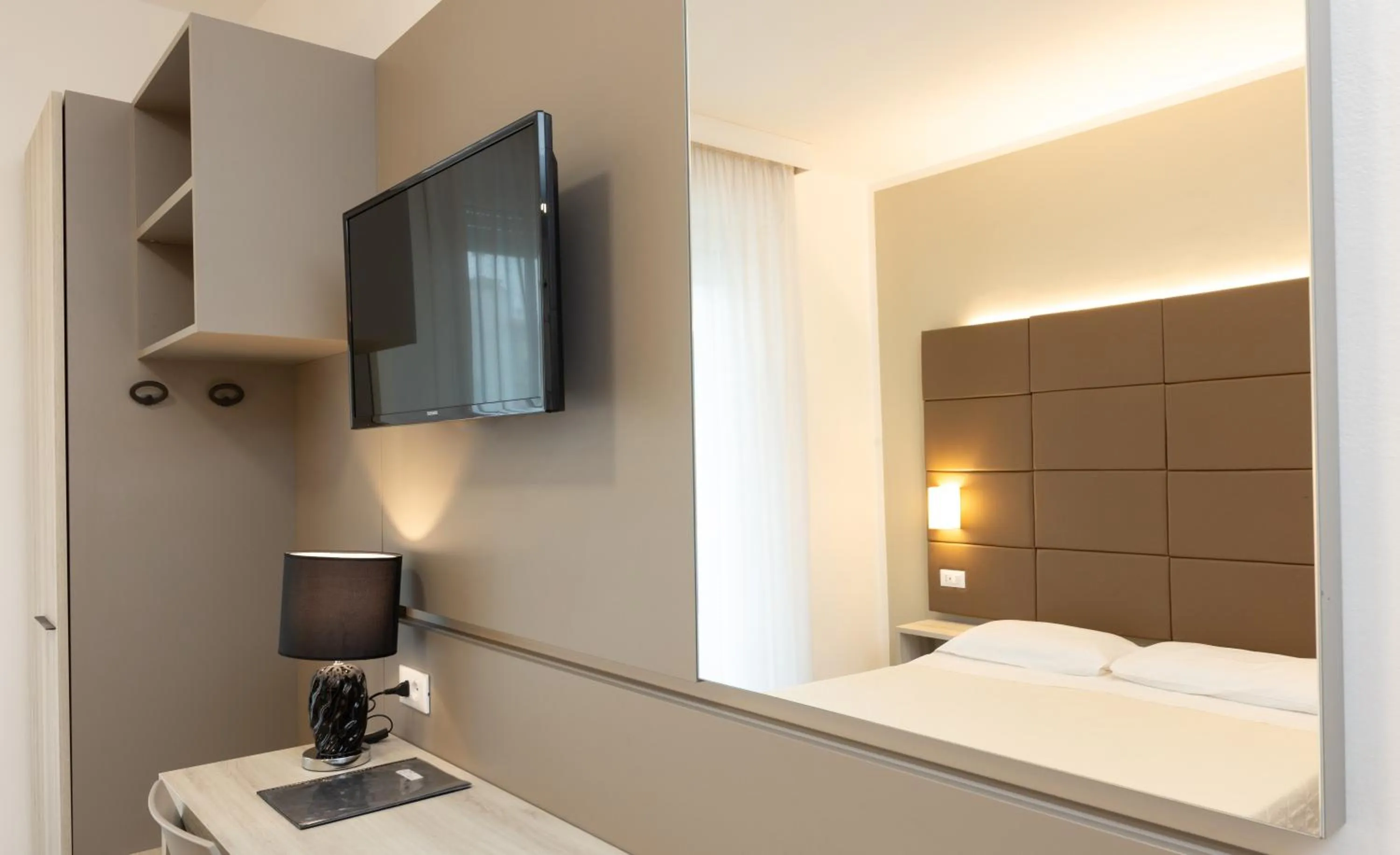 Bed in Hotel & Aparthotel Carinthia S