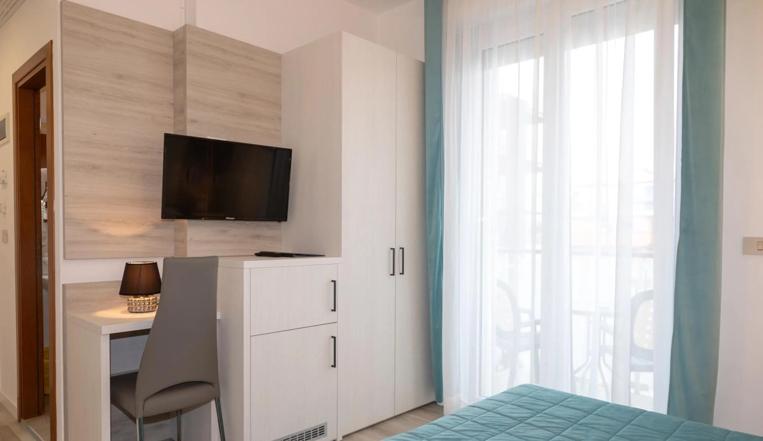 Bed in Hotel & Aparthotel Carinthia S