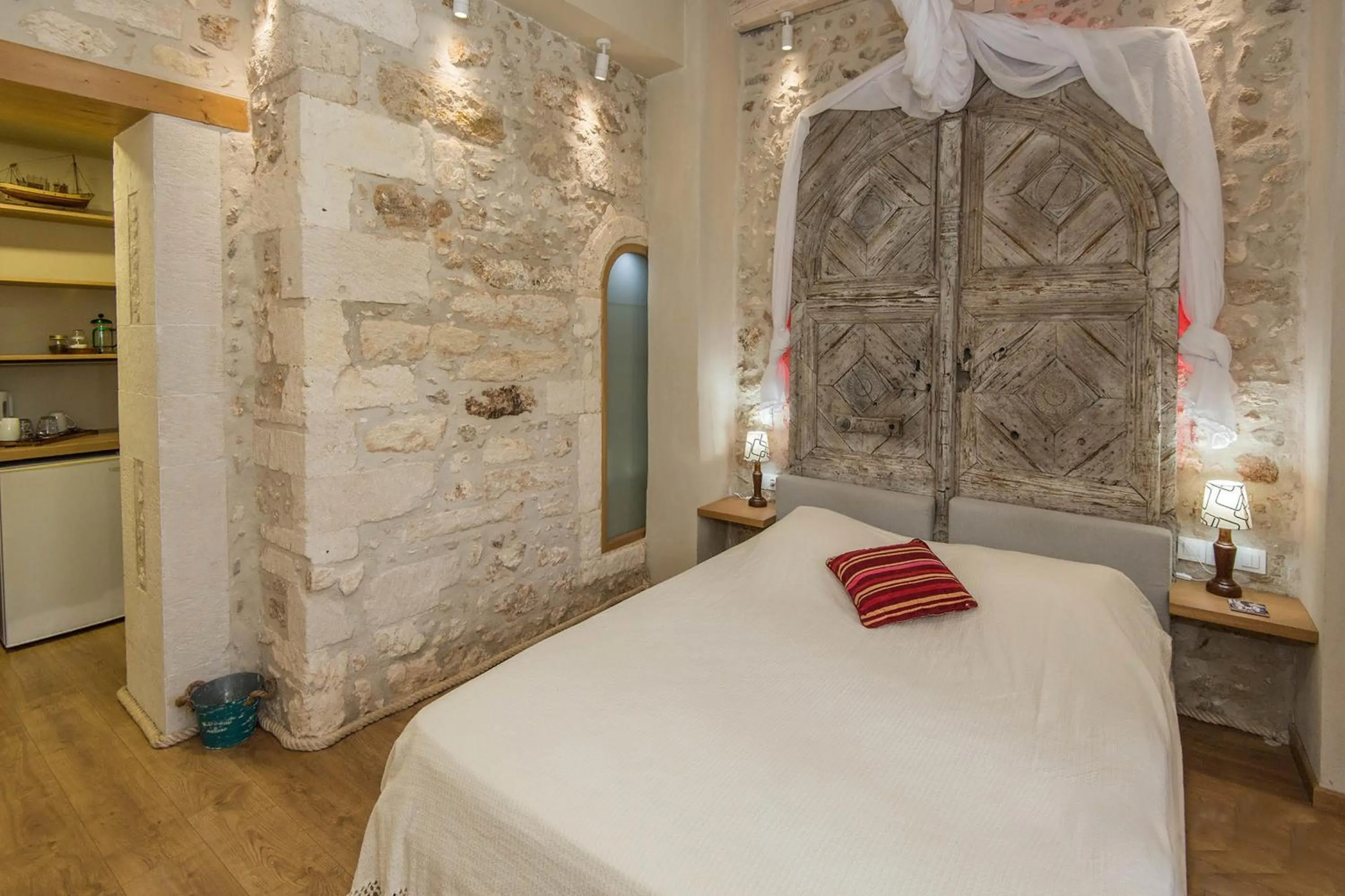 Patio, Bed in Barbara Studios