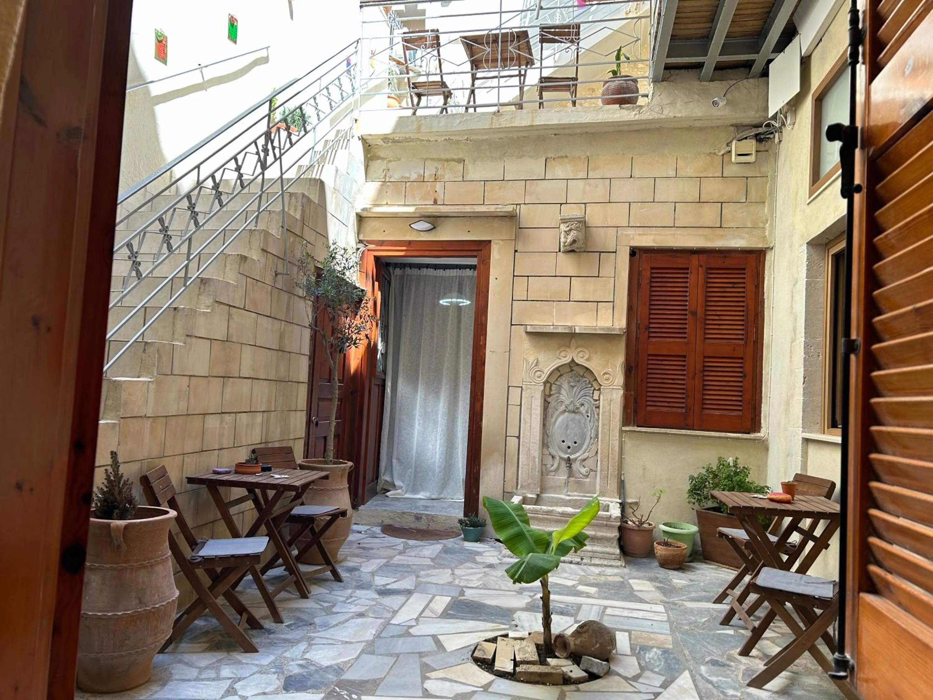 Patio in Barbara Studios