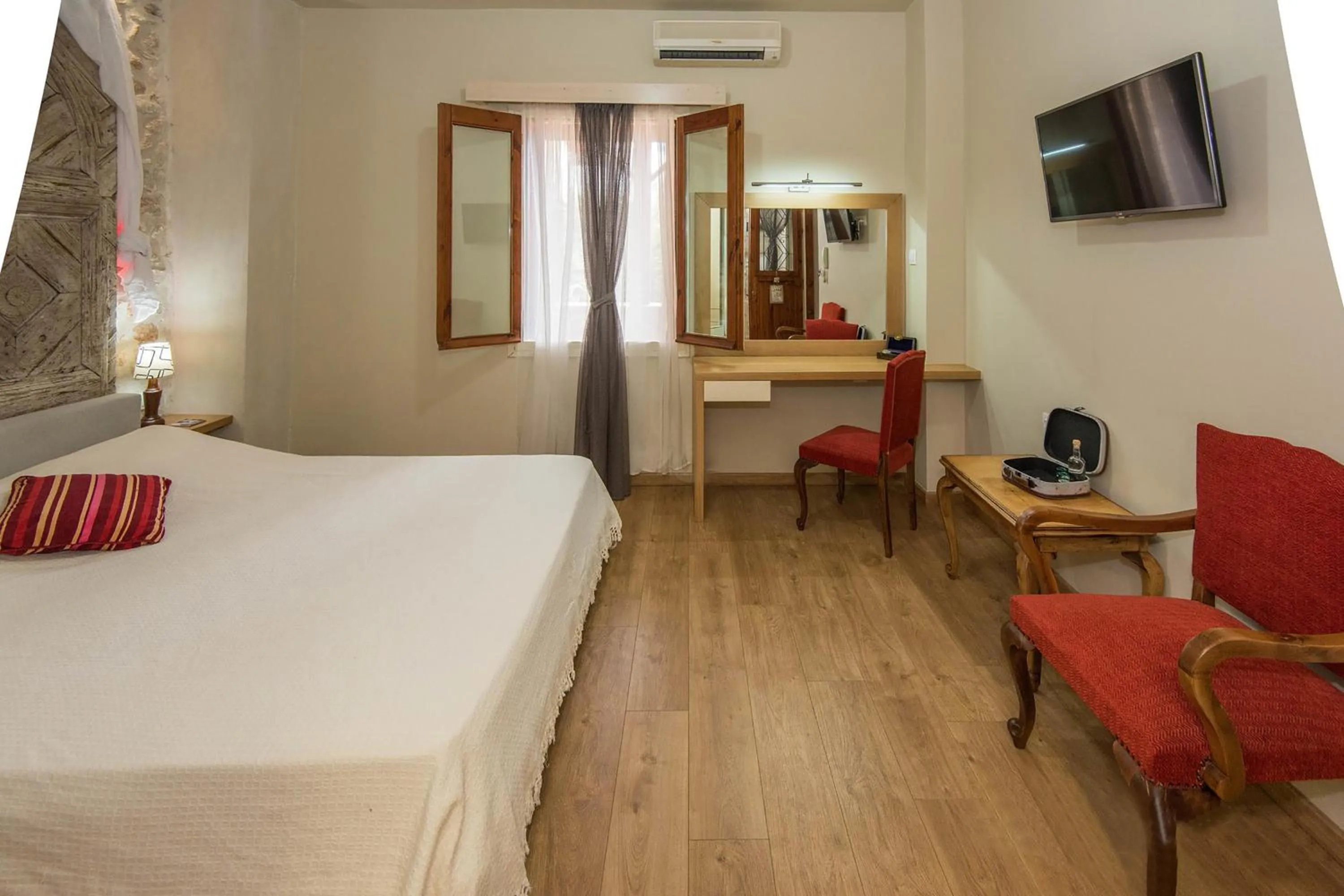 TV and multimedia, Bed in Barbara Studios