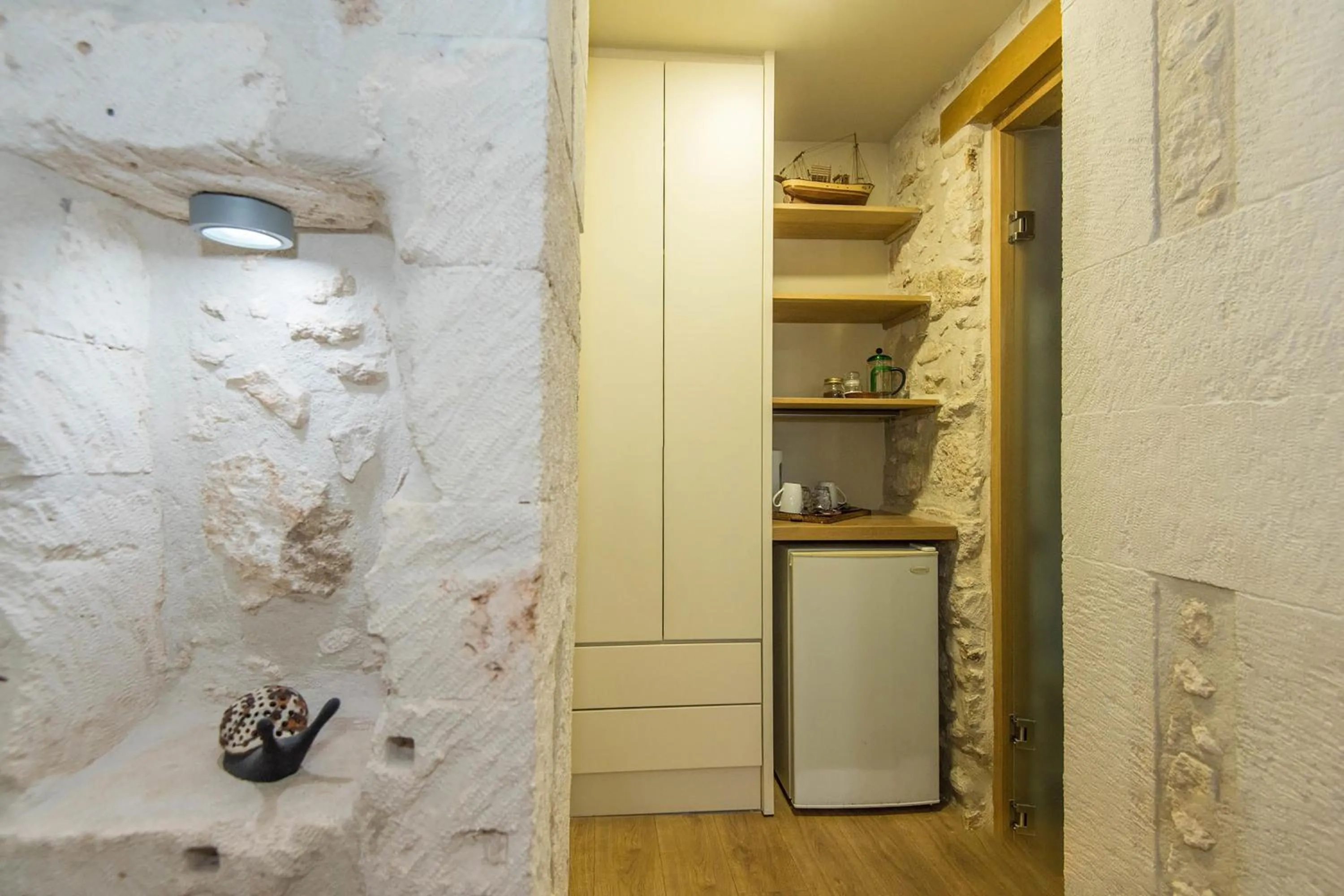 Coffee/tea facilities in Barbara Studios