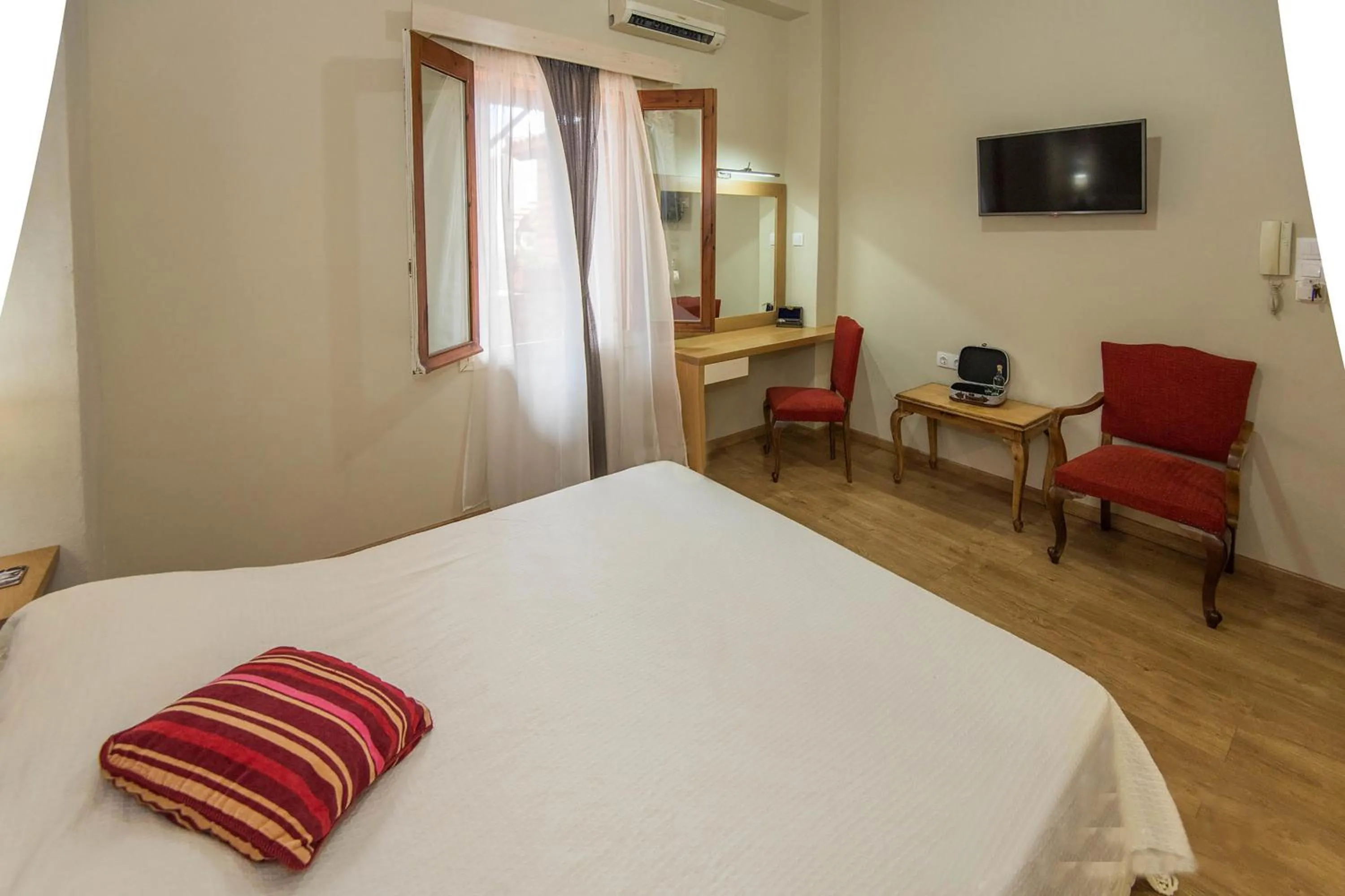 Toilet, Bed in Barbara Studios