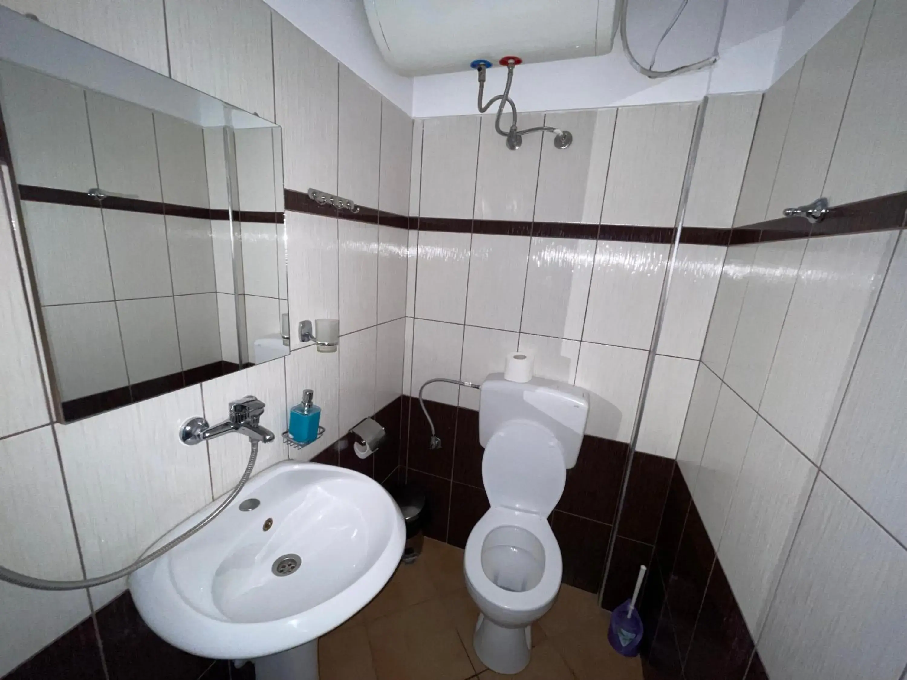 Twin Room with Shower - single occupancy in Hotel Aroma Twin Room with Shower - single occupancy in Hotel Aroma
