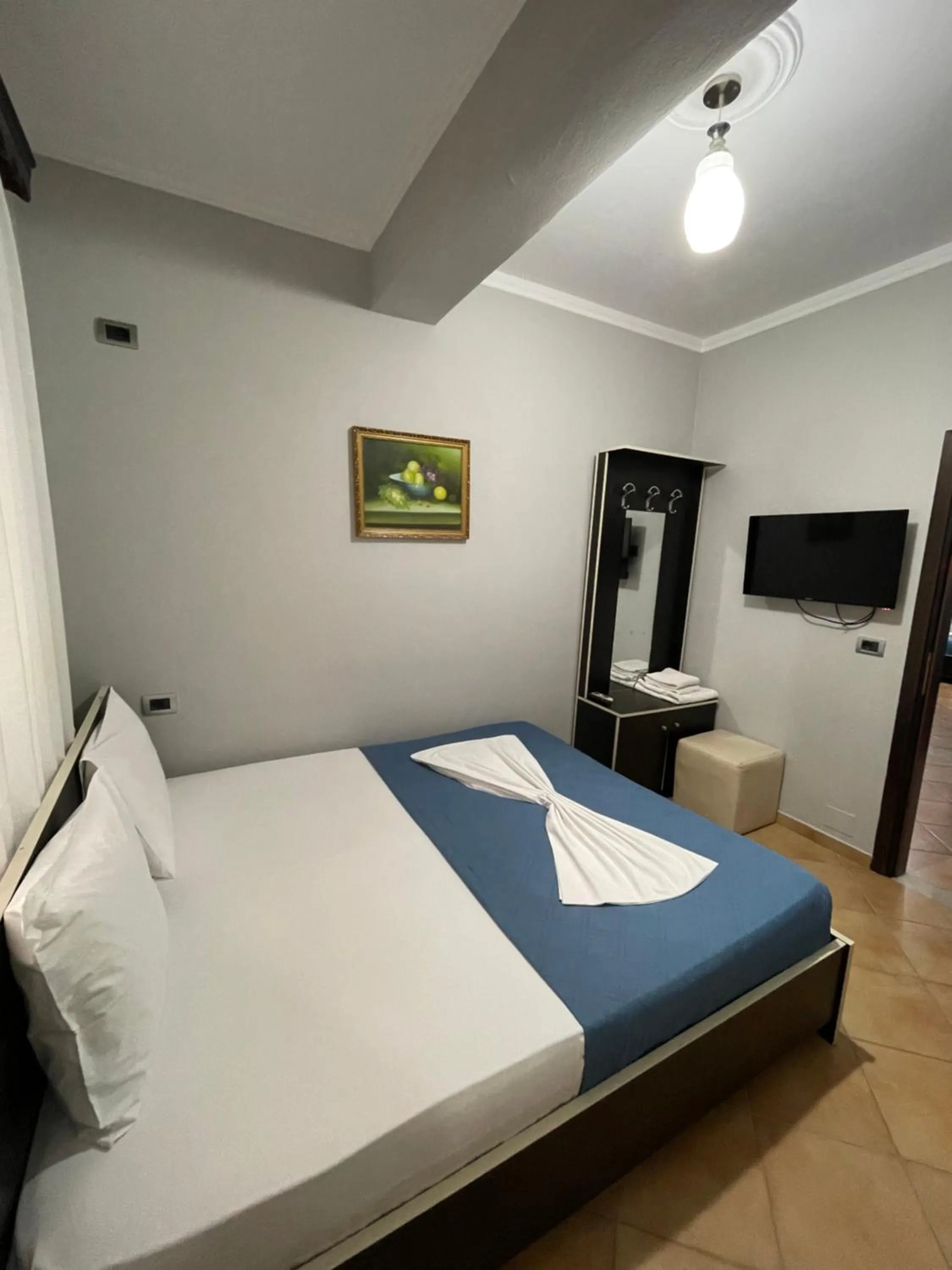 Small Double Room - single occupancy in Hotel Aroma