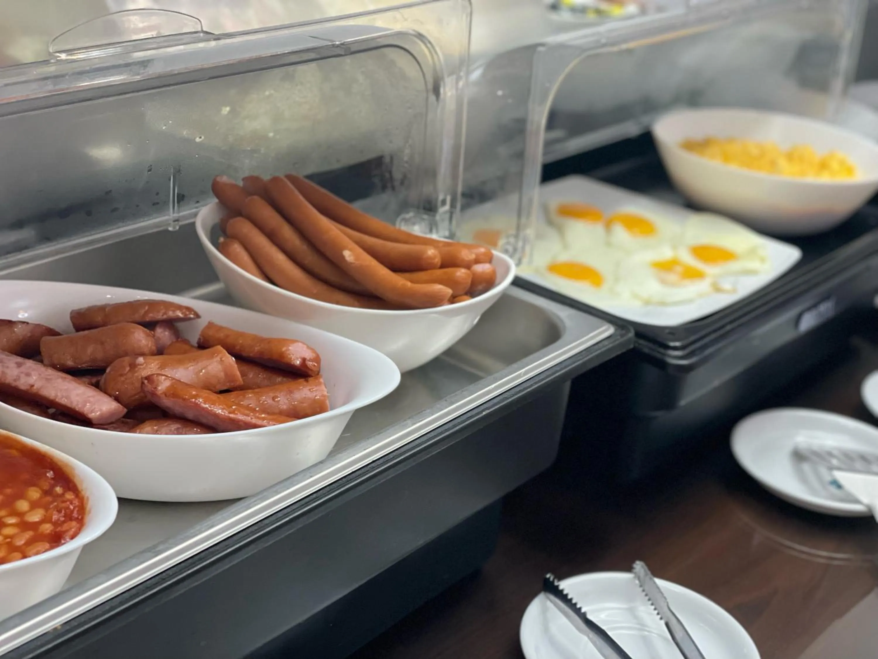 Buffet breakfast in Hotel Willa Adriana