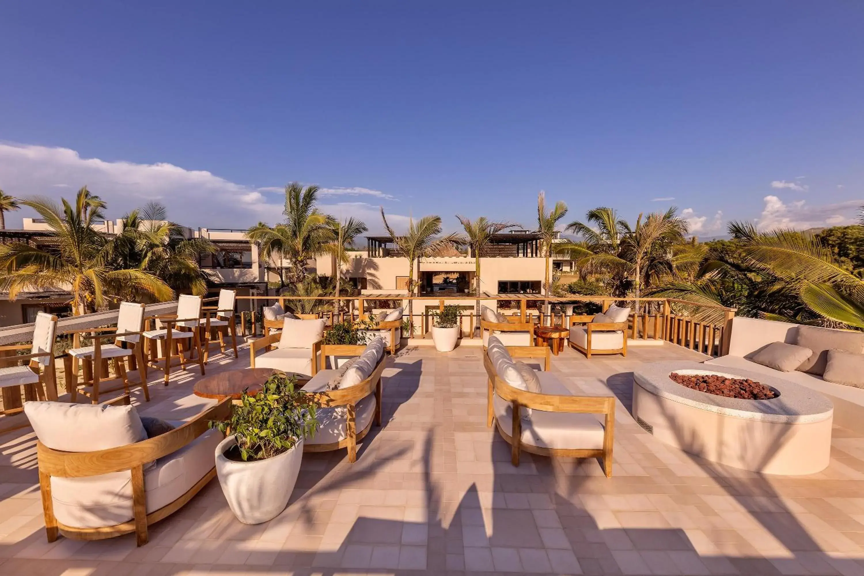 Lounge or bar in Kimpton Mas Olas Resort and Spa Lounge or bar in Kimpton Mas Olas Resort and Spa