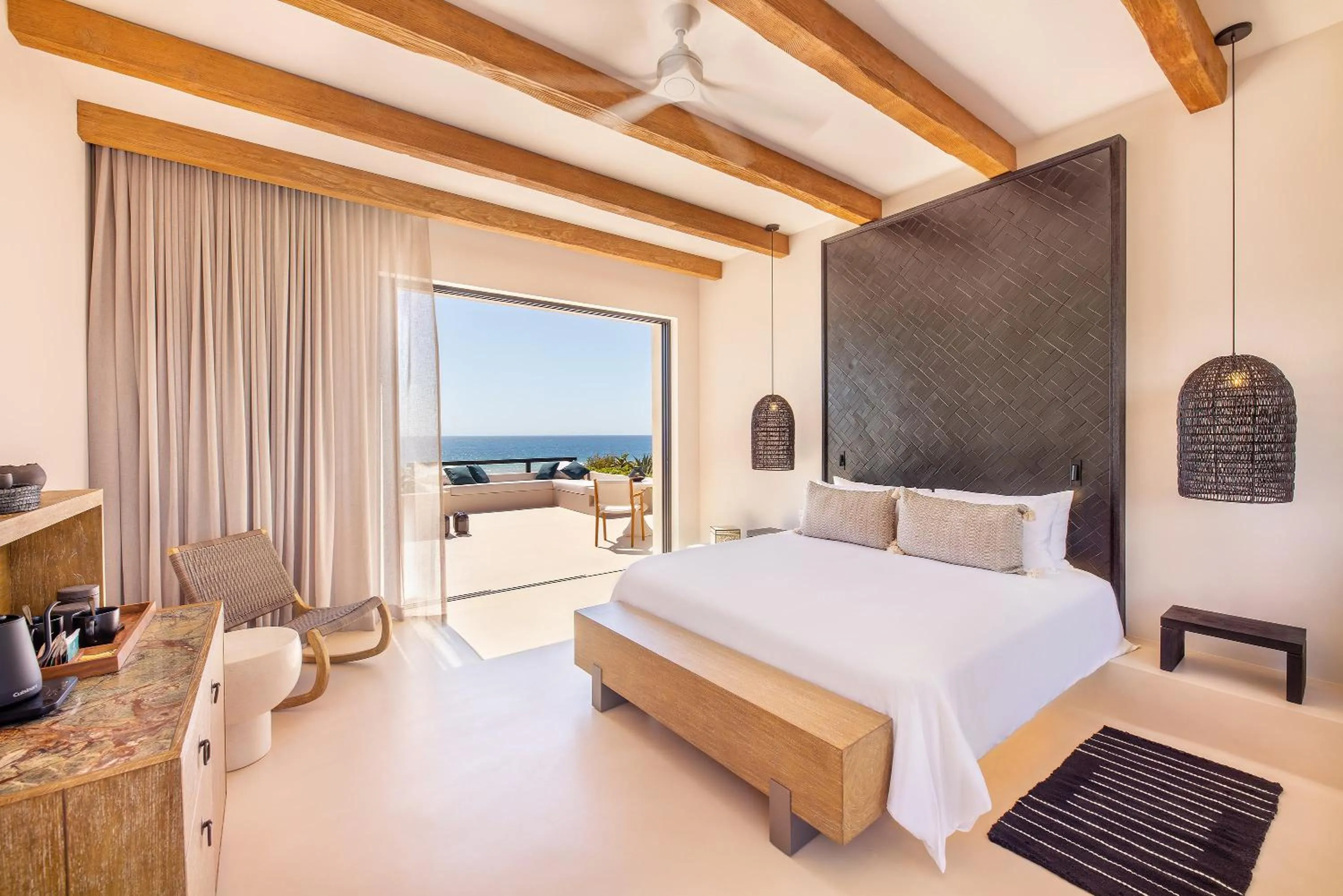 Bed in Kimpton Mas Olas Resort and Spa