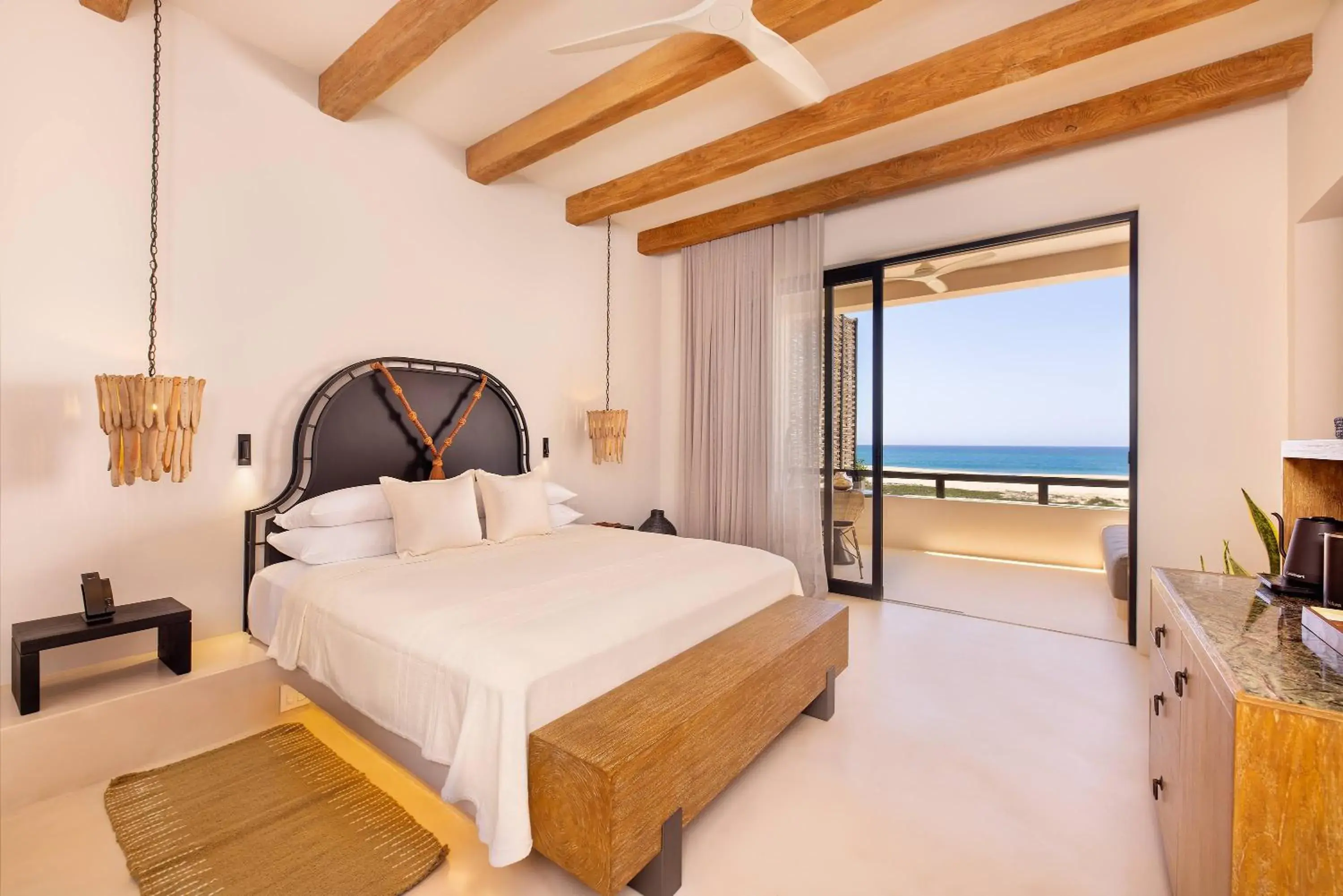 View (from property/room), Bed in Kimpton Mas Olas Resort and Spa View (from property/room), Bed in Kimpton Mas Olas Resort and Spa