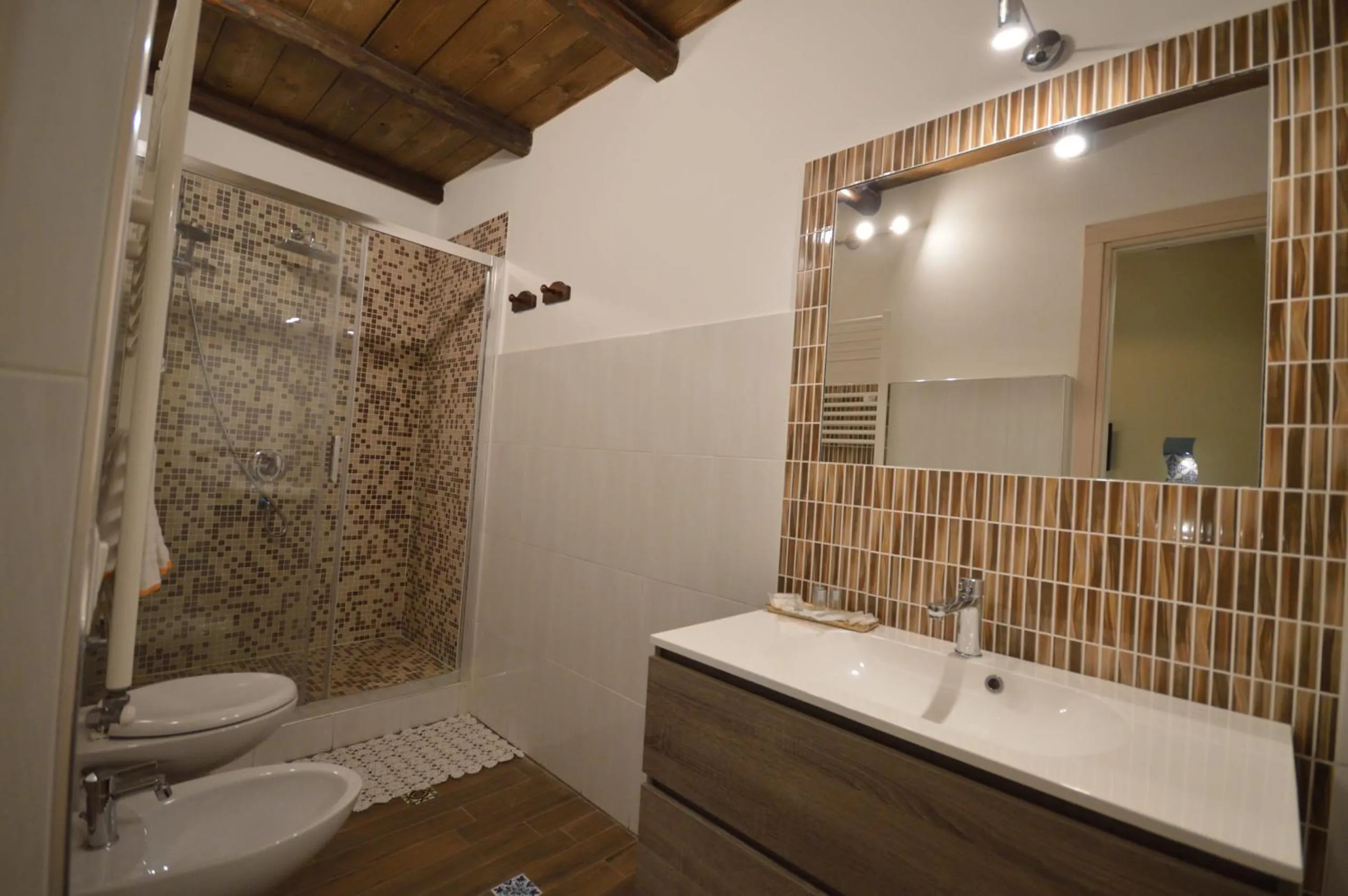 Bathroom in Centro Sicilia Rooms-Suites & Terrace