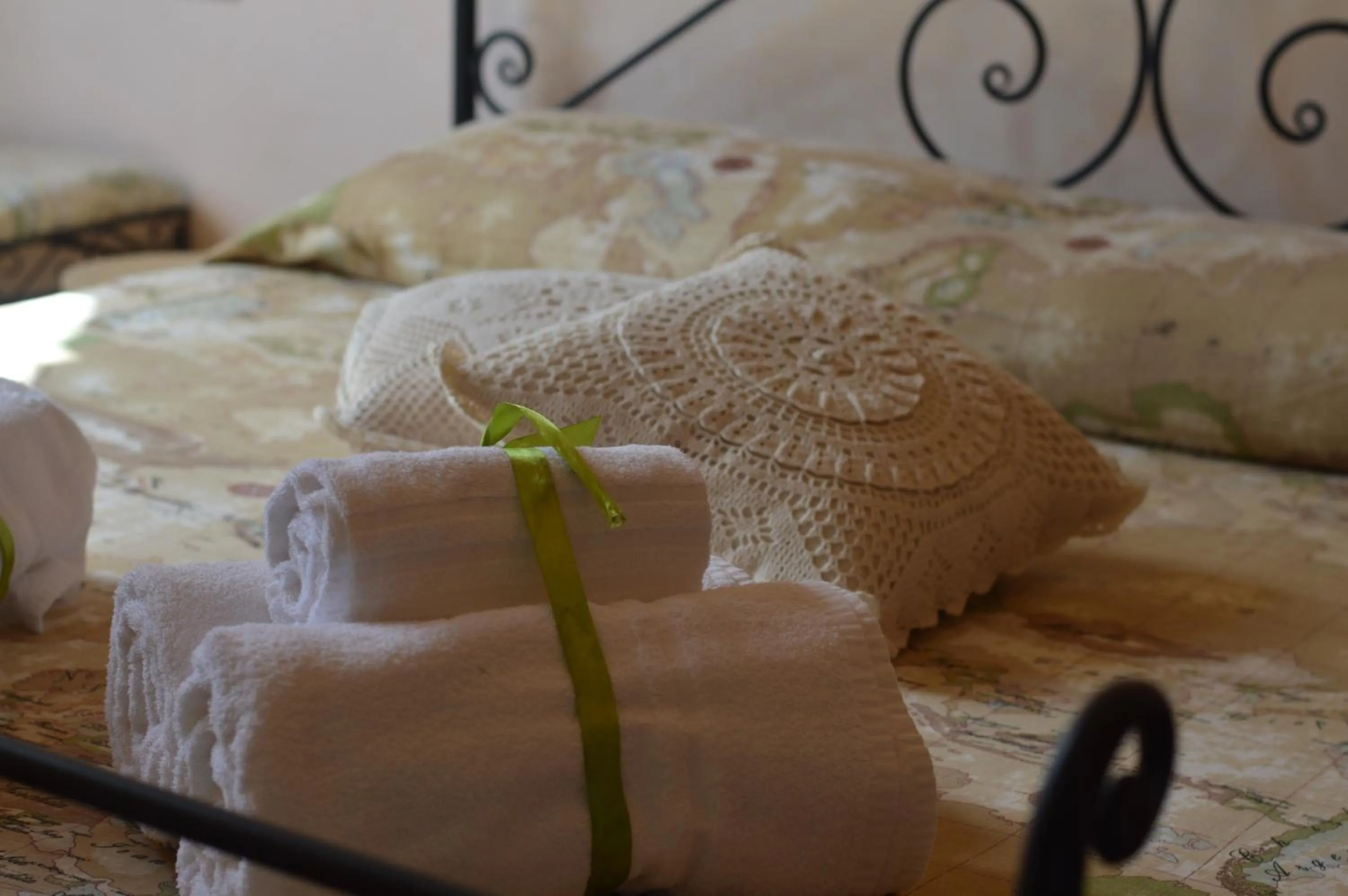 Decorative detail, Bed in Centro Sicilia Rooms-Suites & Terrace