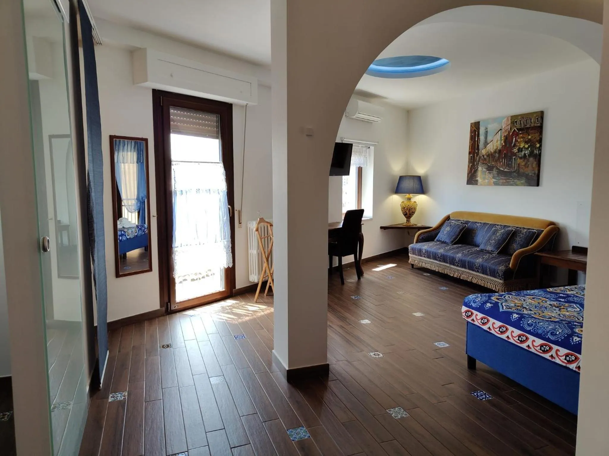 Photo of the whole room, Bed in Centro Sicilia Rooms-Suites & Terrace