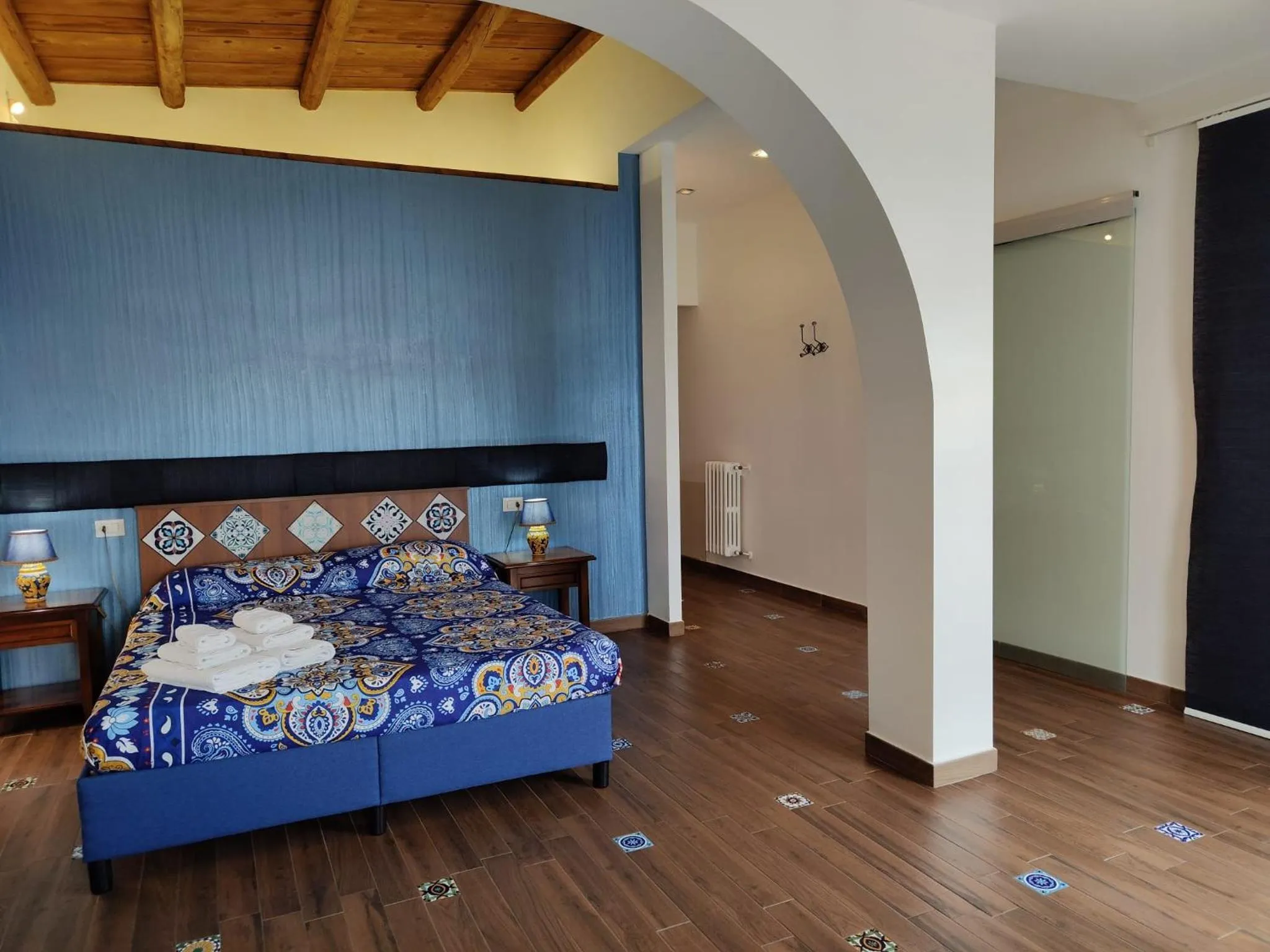 Photo of the whole room, Bed in Centro Sicilia Rooms-Suites & Terrace