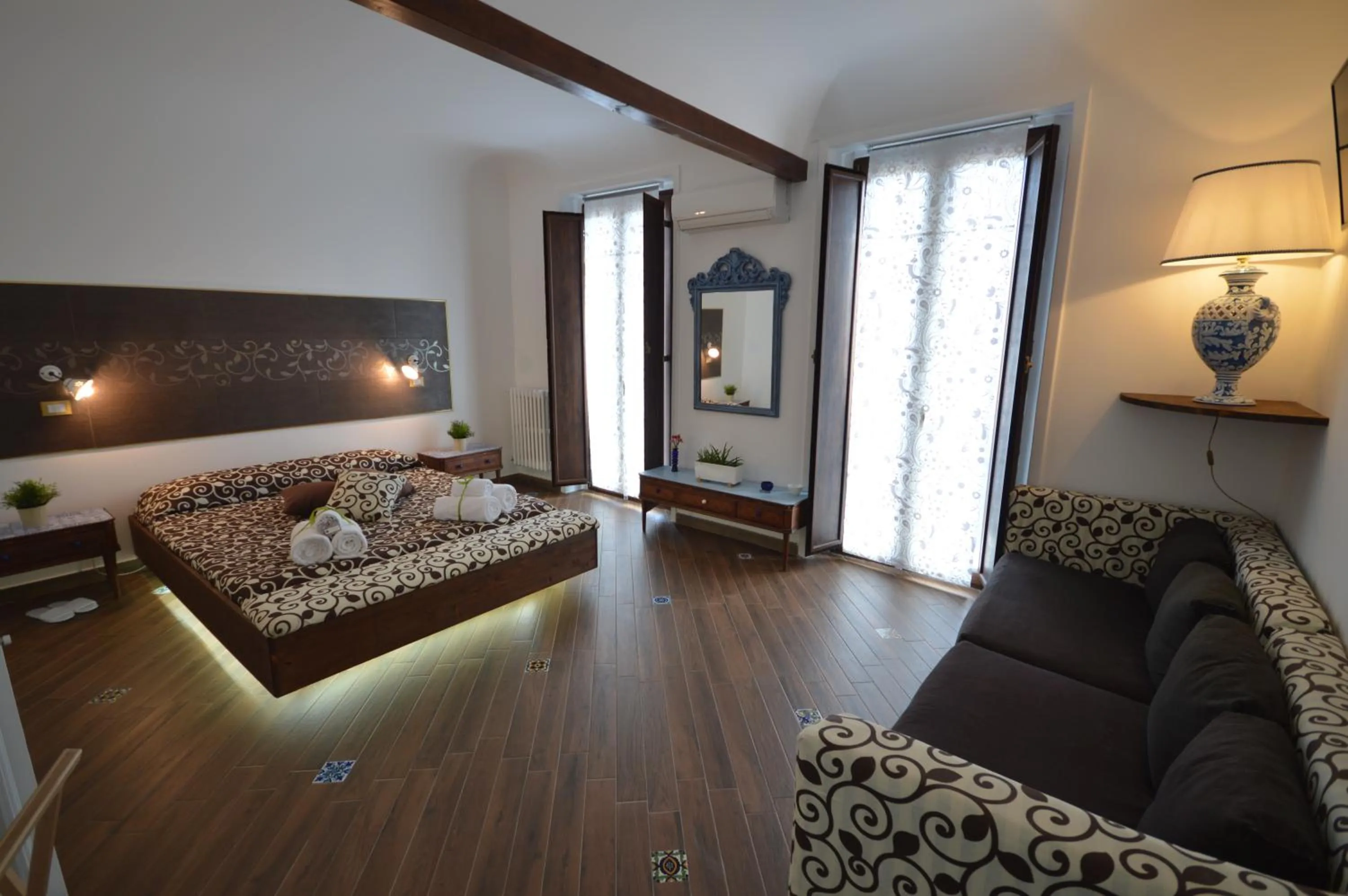 Photo of the whole room in Centro Sicilia Rooms-Suites & Terrace