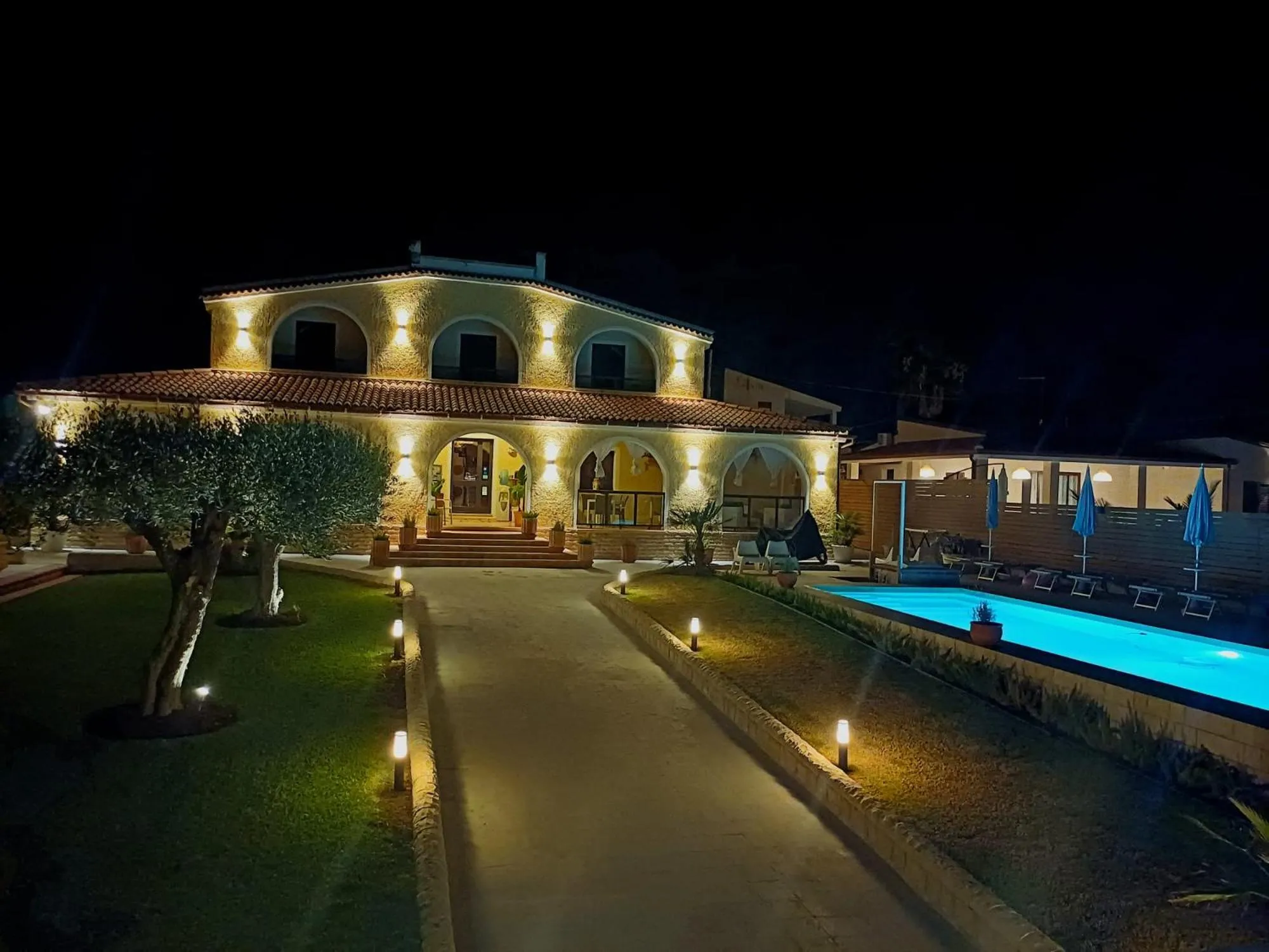 Swimming pool in Villa Sunset B&B/Apartments