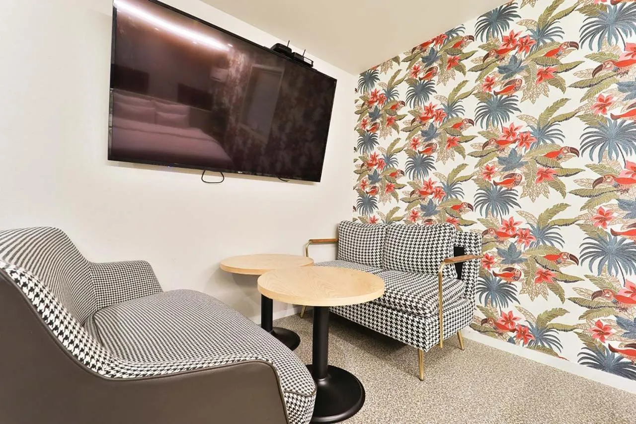 TV and multimedia in Jamsil Tomgi Hotel