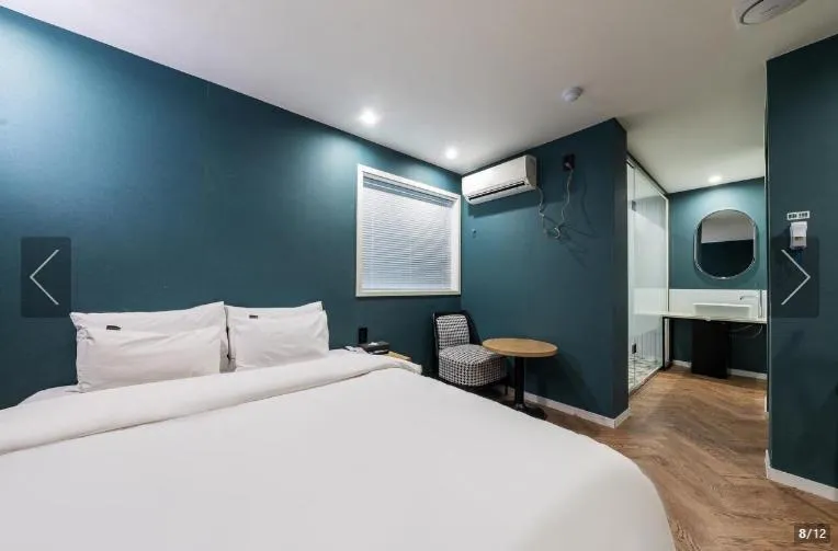 Photo of the whole room, Bed in Jamsil Tomgi Hotel