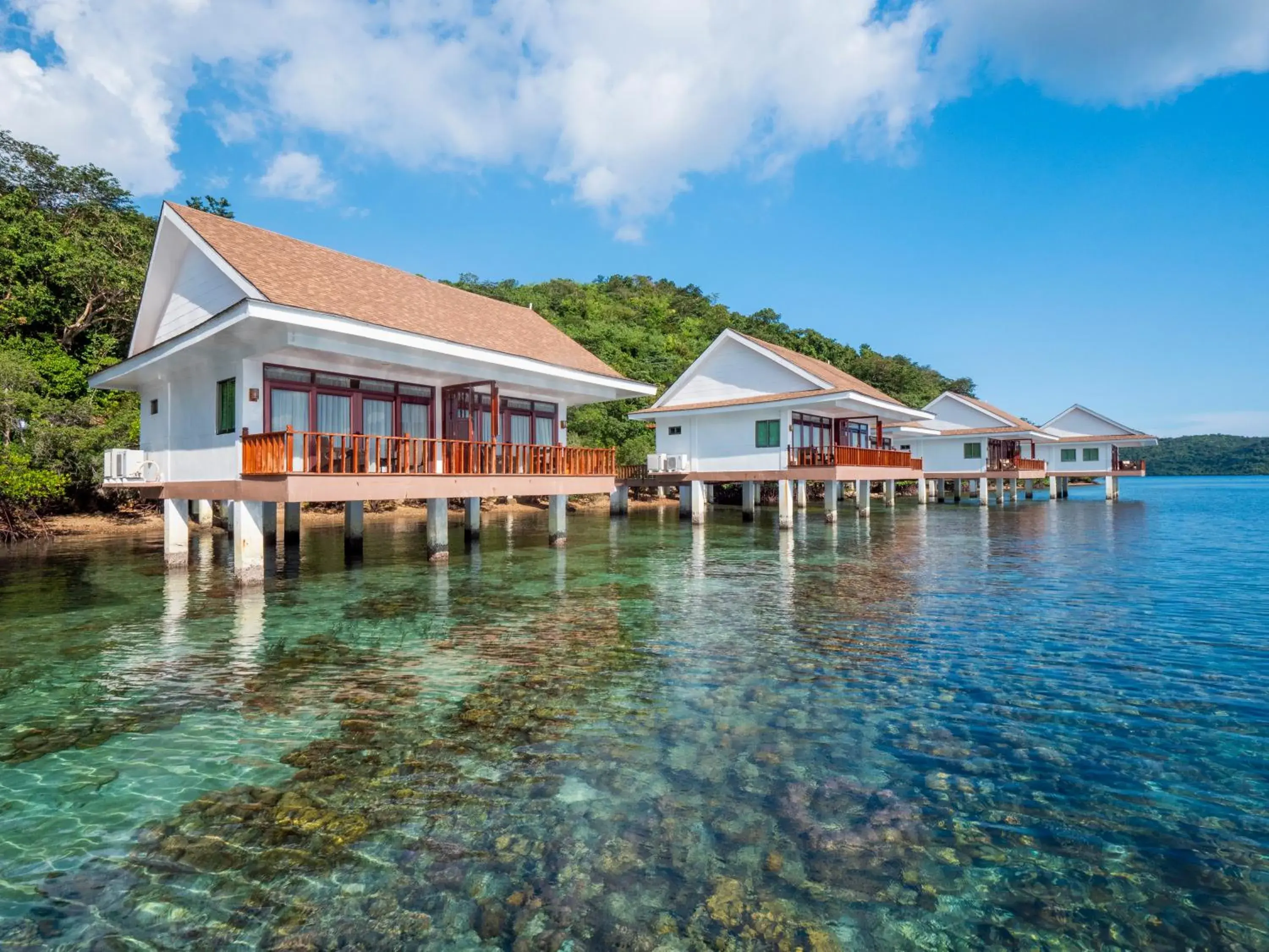 Facade/entrance in Sunlight Ecotourism Island Resort Facade/entrance in Sunlight Ecotourism Island Resort