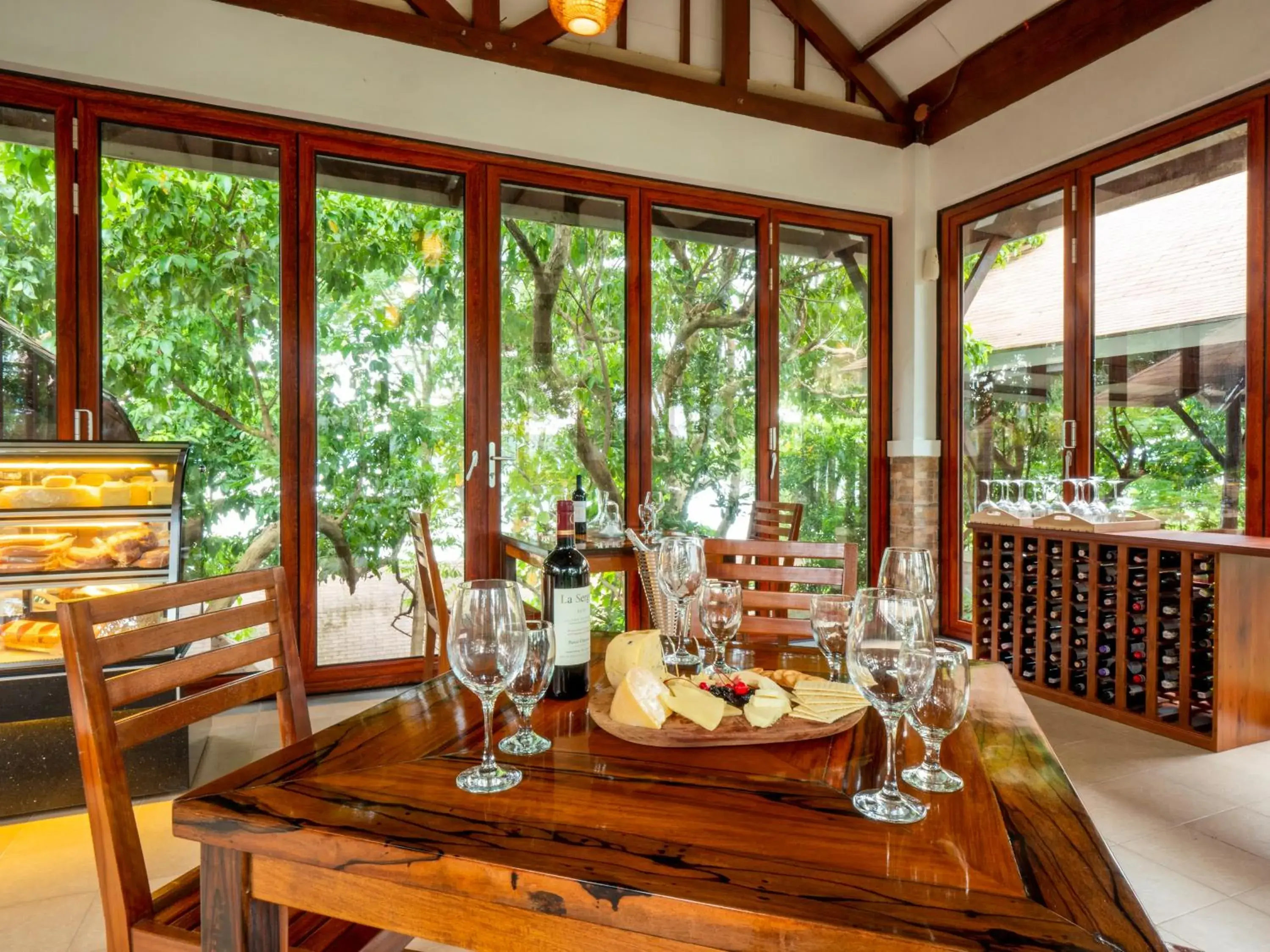 Breakfast in Sunlight Ecotourism Island Resort Breakfast in Sunlight Ecotourism Island Resort