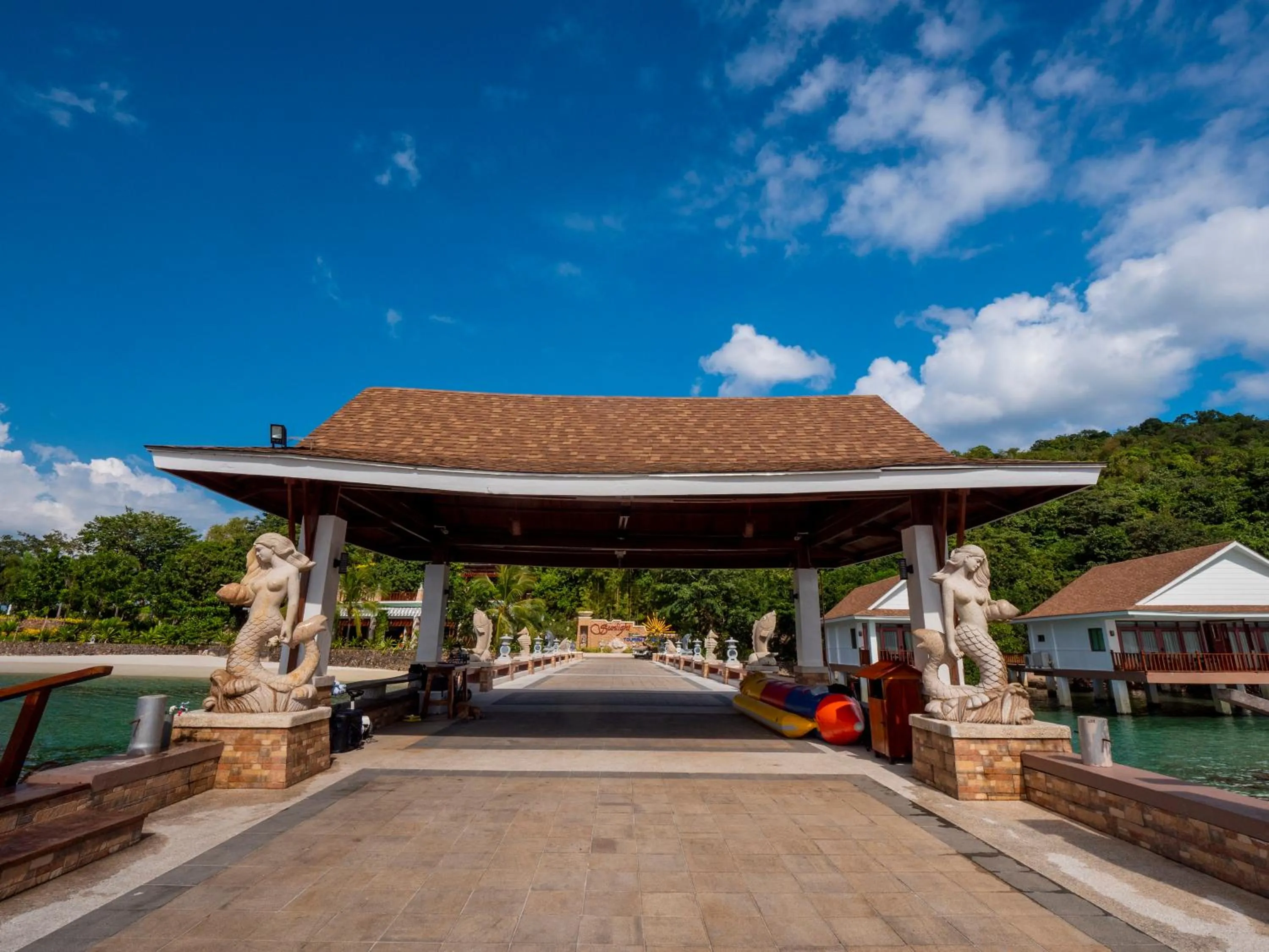 Facade/entrance in Sunlight Ecotourism Island Resort