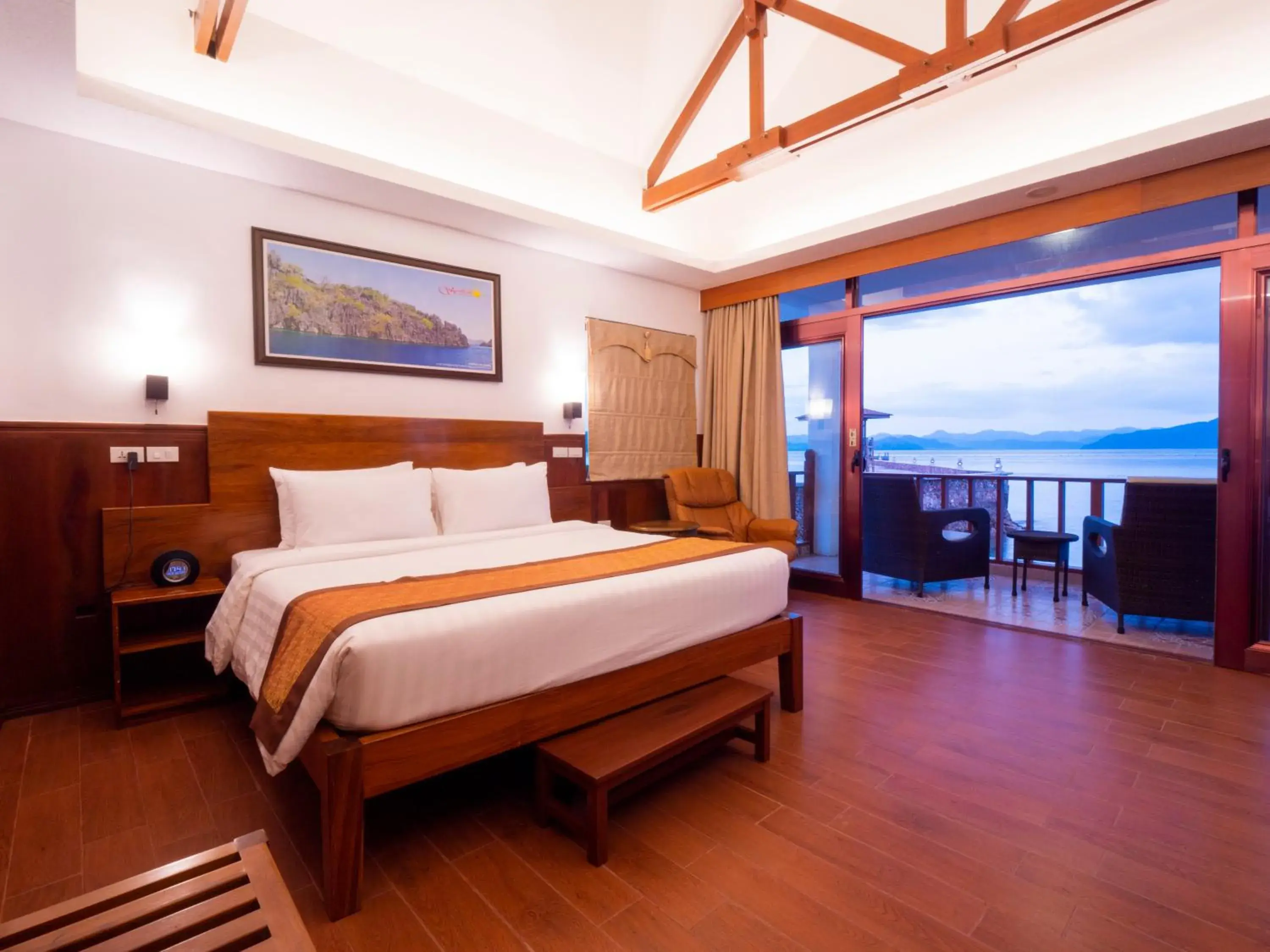 Bedroom in Sunlight Ecotourism Island Resort Bedroom in Sunlight Ecotourism Island Resort