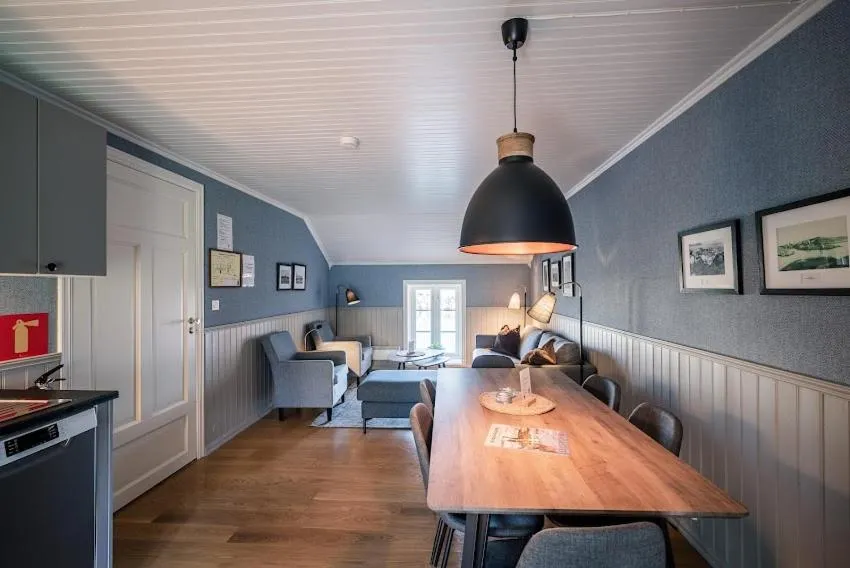 Living room in Ona Havstuer - by Classic Norway Hotels