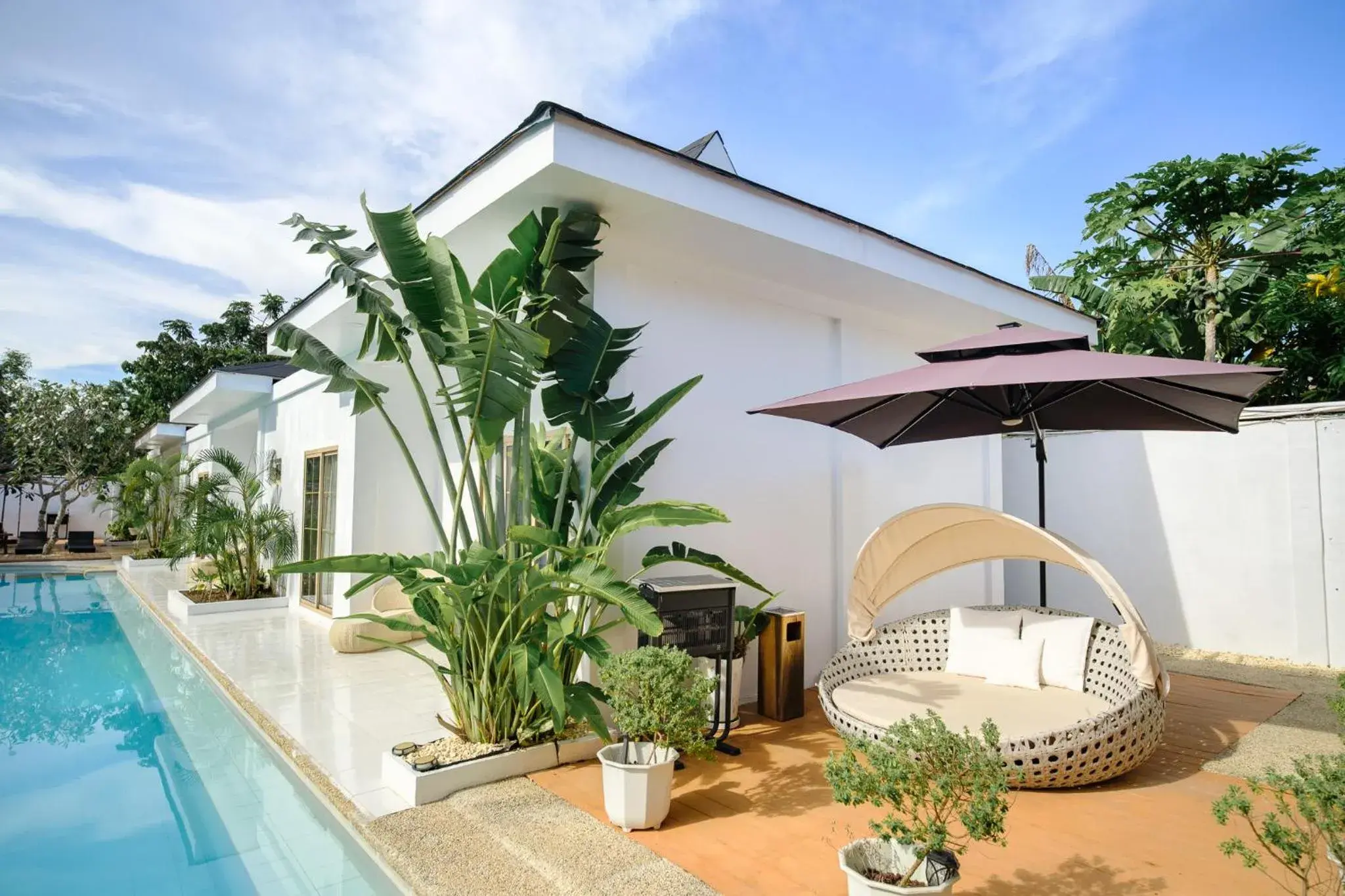 Property building in Seapearl of Alona Property building in Seapearl of Alona