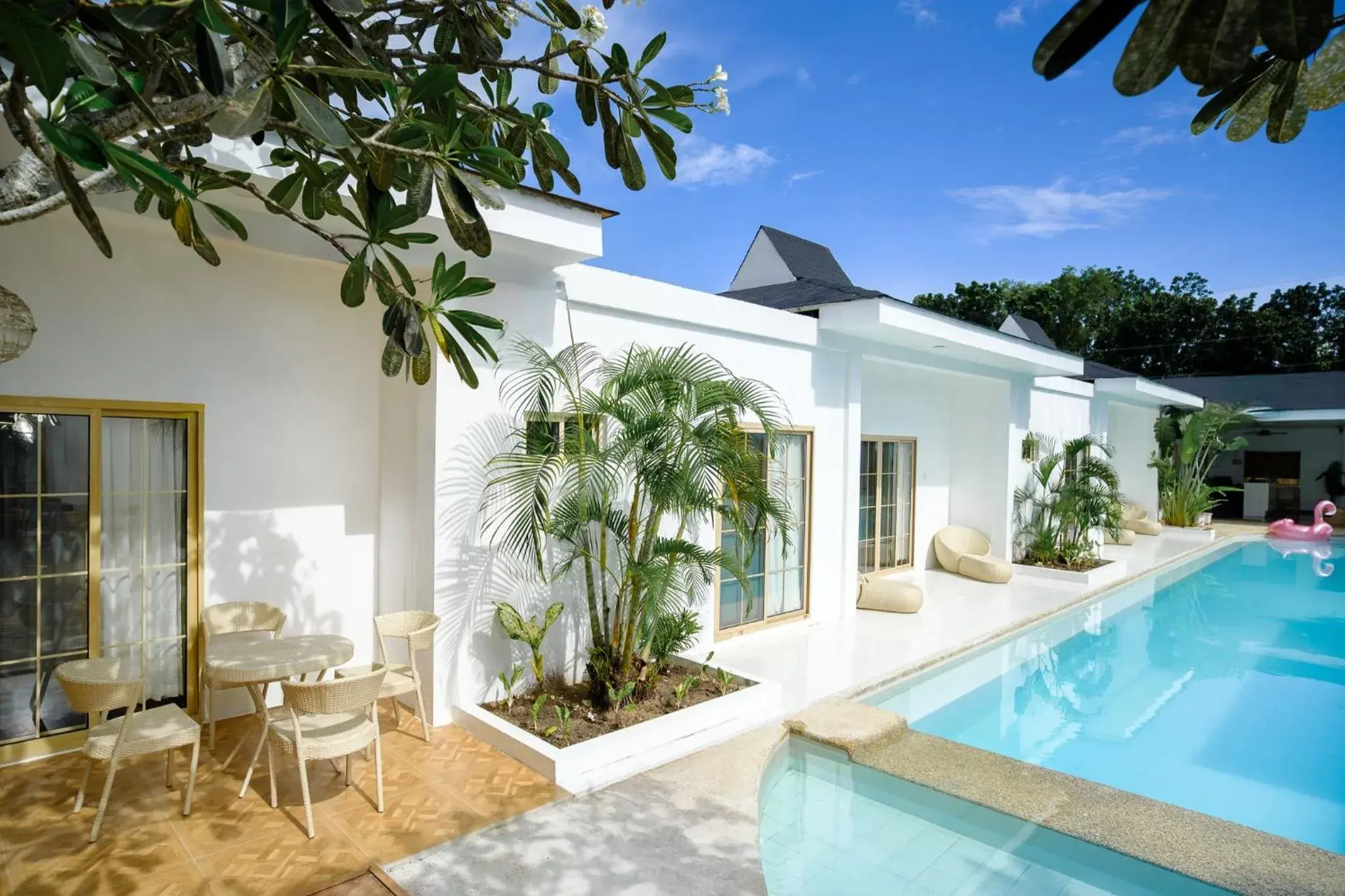 Property building in Seapearl of Alona Property building in Seapearl of Alona