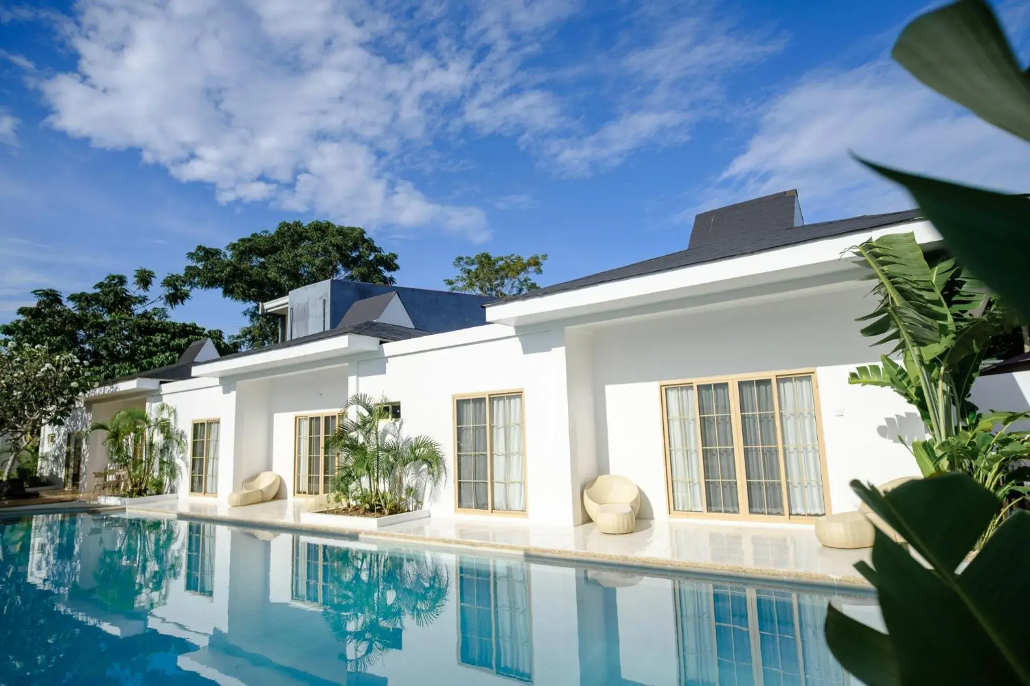 Property building in Seapearl of Alona Property building in Seapearl of Alona