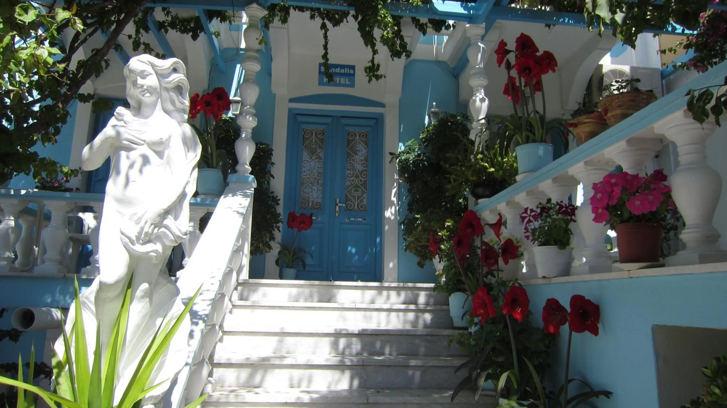 Area and facilities in Sandalis Hotel