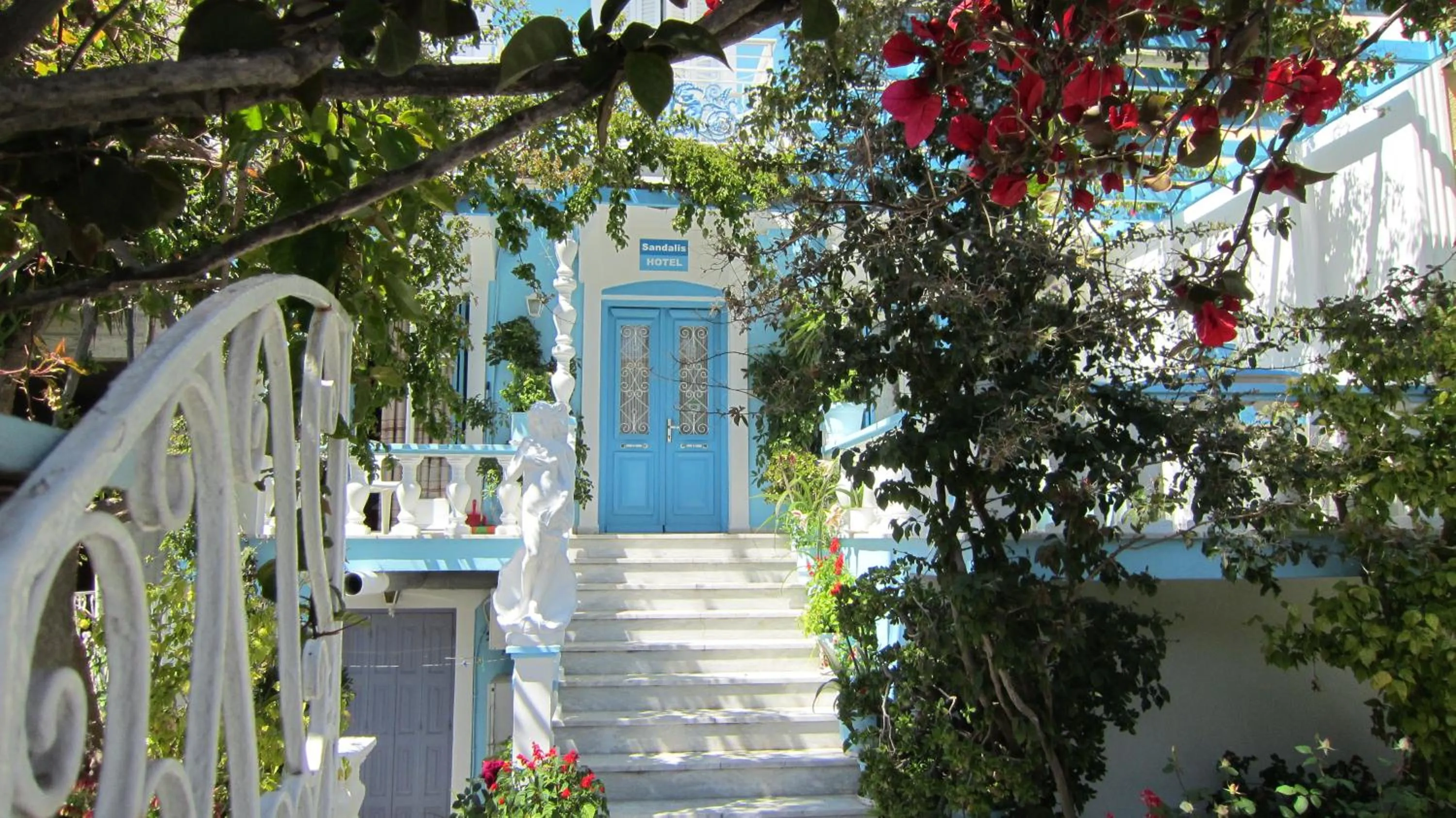Facade/entrance in Sandalis Hotel