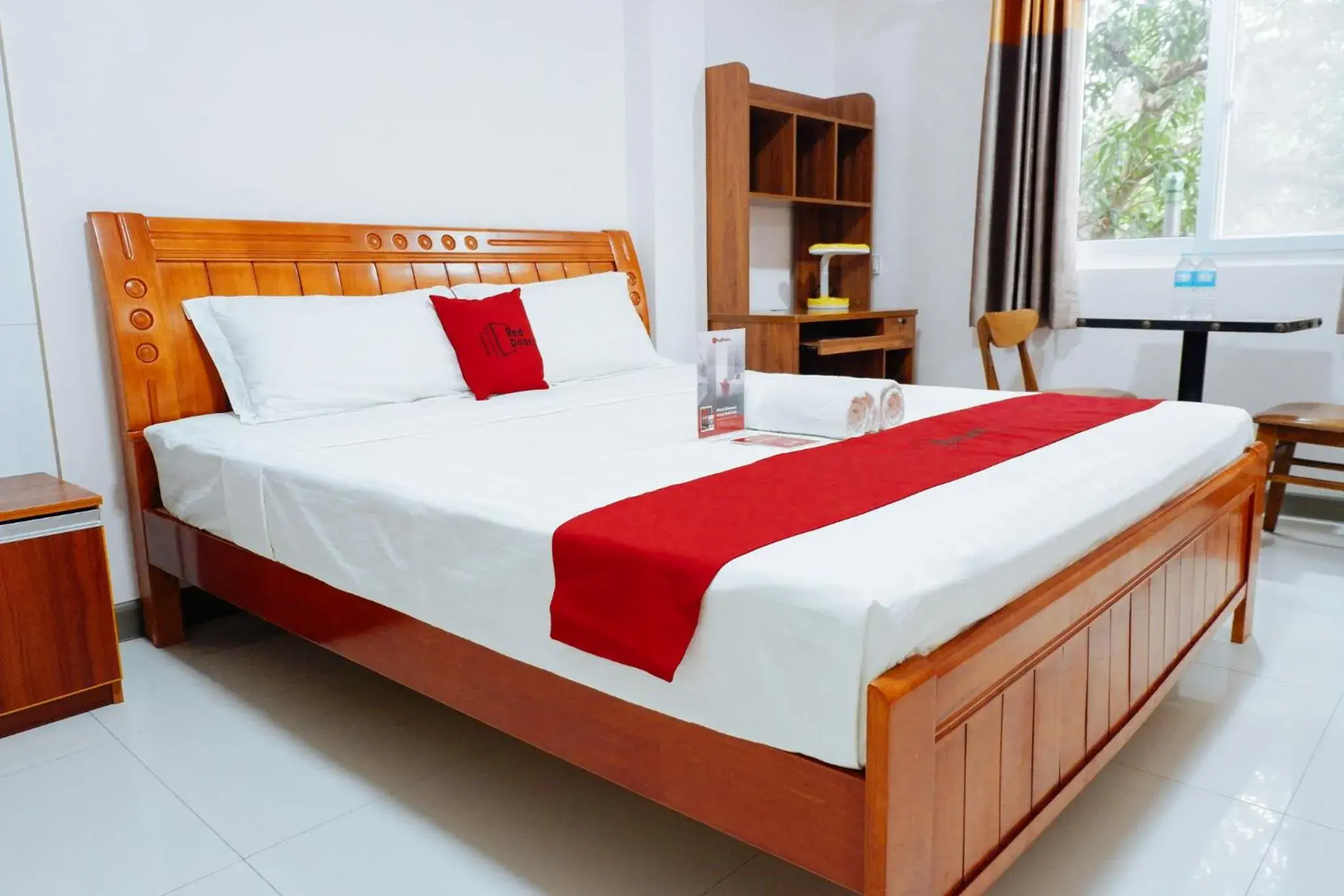 Bed in RedDoorz Plus near Camella La Brisa Lapulapu Bed in RedDoorz Plus near Camella La Brisa Lapulapu