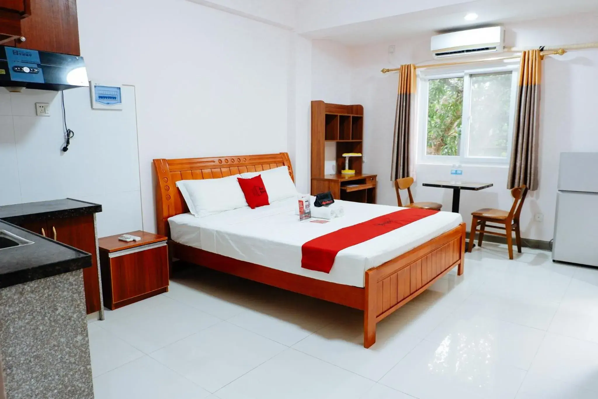 Bed in RedDoorz Plus near Camella La Brisa Lapulapu Bed in RedDoorz Plus near Camella La Brisa Lapulapu