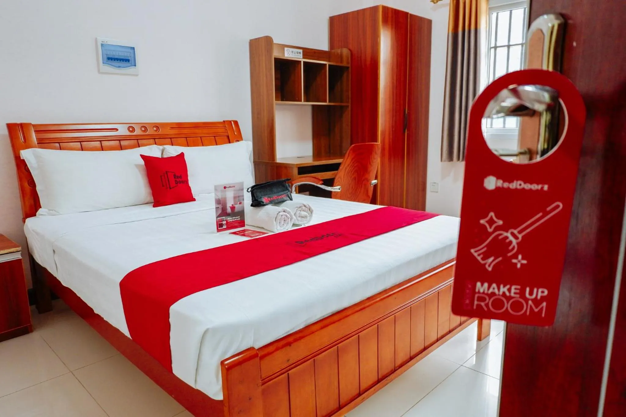 Bed in RedDoorz Plus near Camella La Brisa Lapulapu