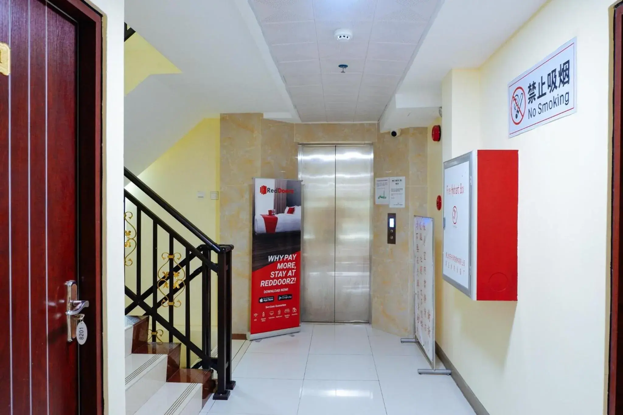 Lobby or reception in RedDoorz Plus near Camella La Brisa Lapulapu Lobby or reception in RedDoorz Plus near Camella La Brisa Lapulapu